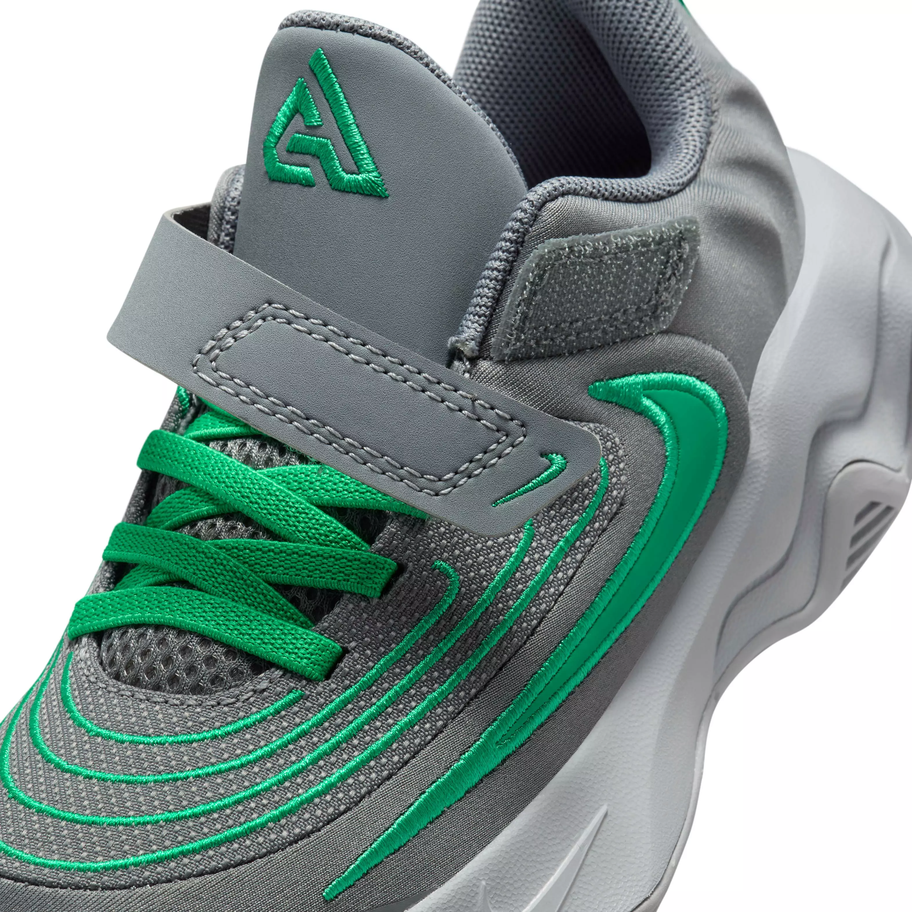 Nike Giannis Immortality 4 "Smoke Grey/Wolf Grey/Stadium Green" Preschool Boys' Basketball Shoe - GREY/GREEN