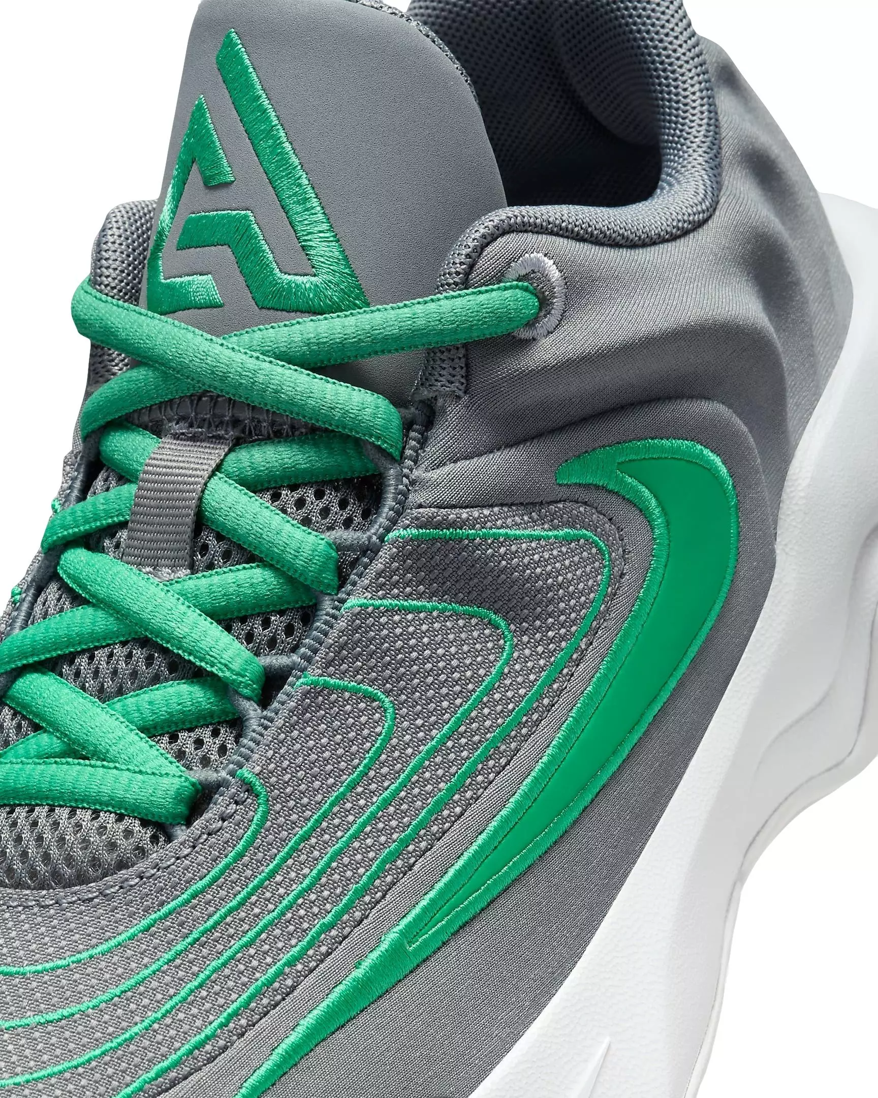 Nike Giannis Immortality 4 "Smoke Grey/Wolf Grey/Stadium Green" Grade School Boys' Basketball Shoe - GREY/GREEN