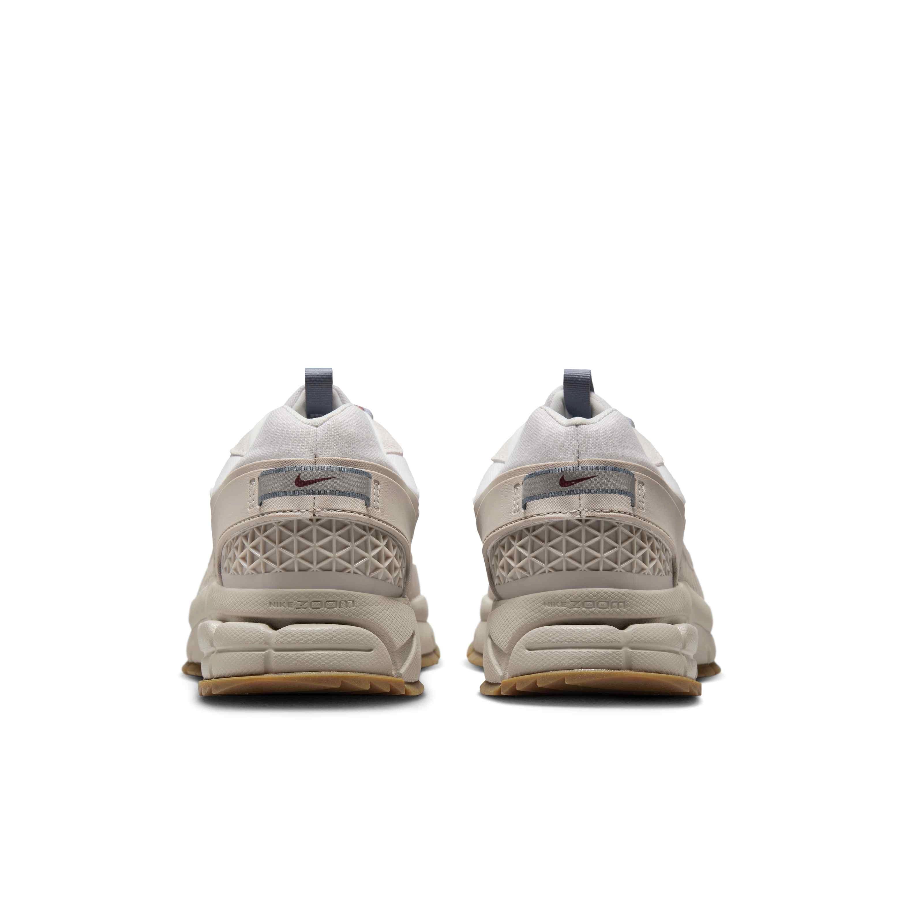 Nike Zoom Vomero Roam Winterized Men's "College Grey/Vast Grey/Gum Dark Brown/White" Shoe