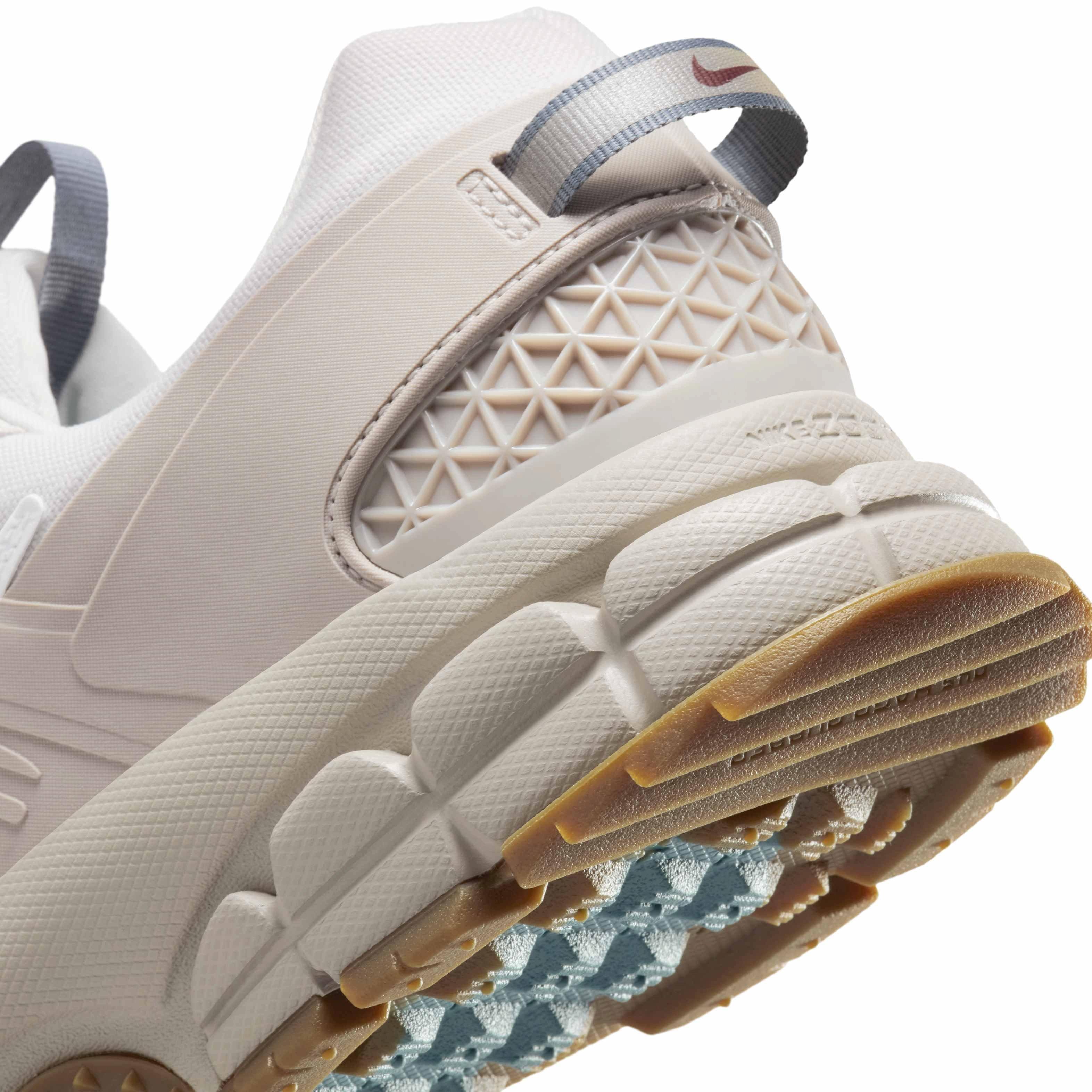 Nike Zoom Vomero Roam Winterized Men's "College Grey/Vast Grey/Gum Dark Brown/White" Shoe