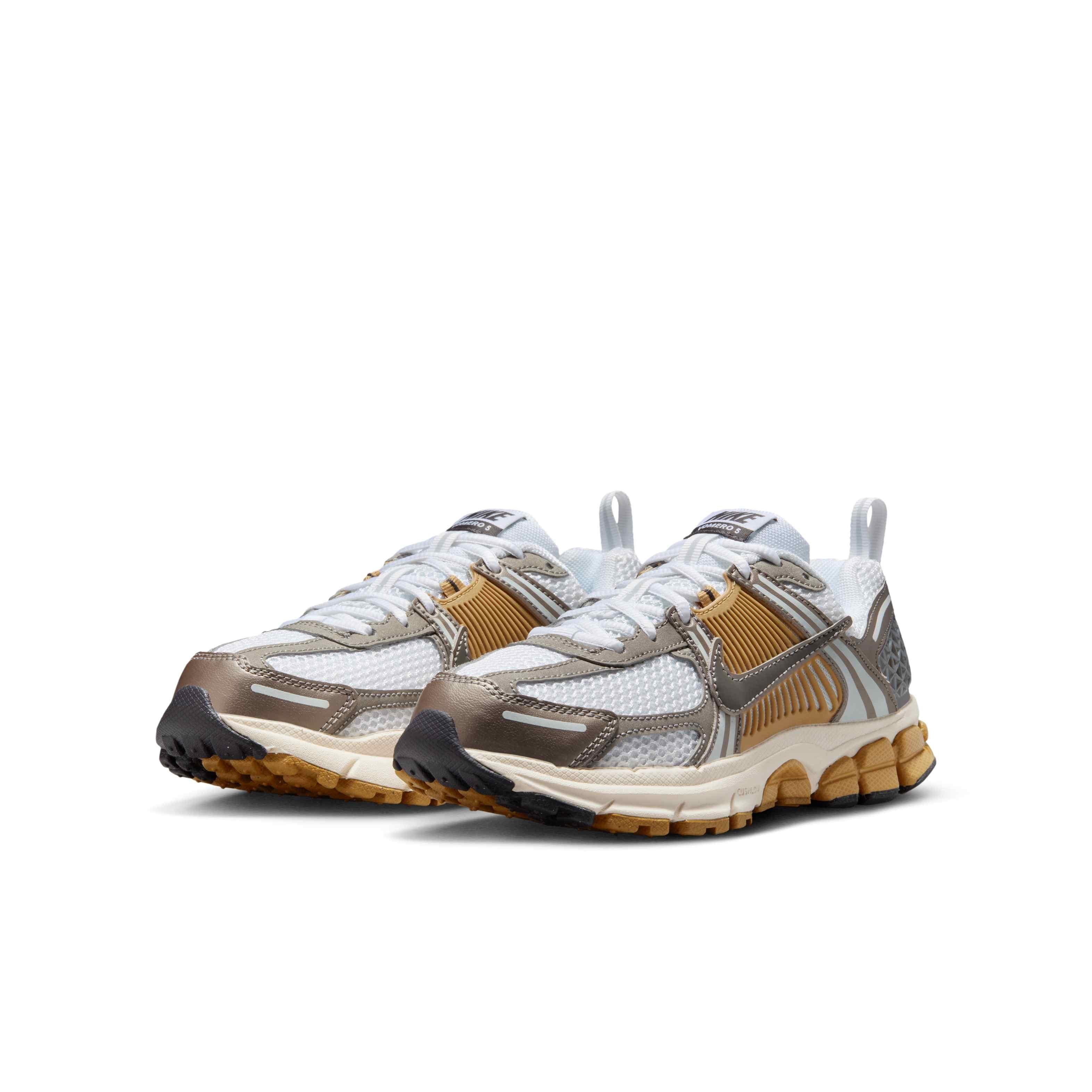 Nike Vomero 5 Grade School Boys' "Metallic Pewter/Parachute Beige/White/Medium Ash" Shoe
