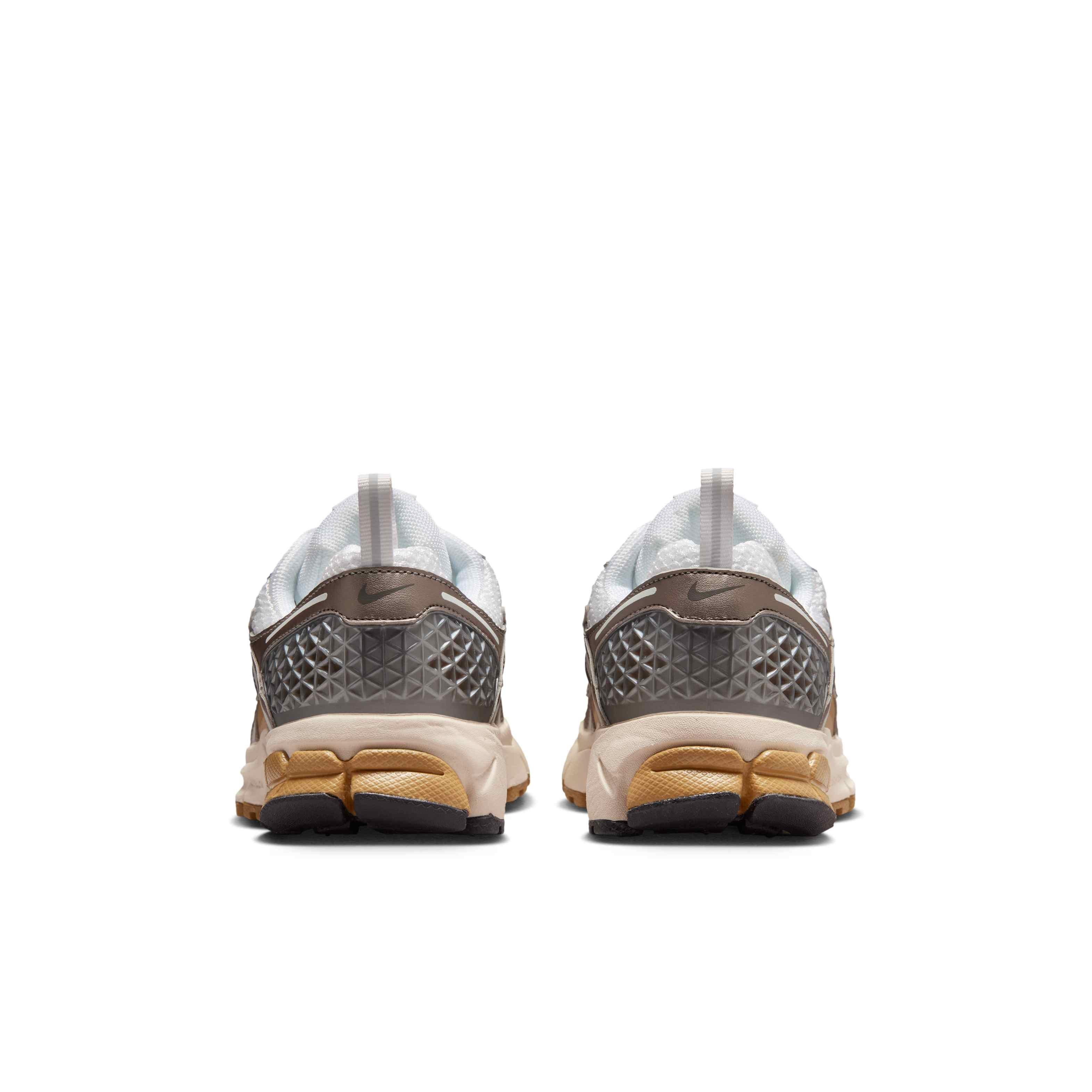 Nike Vomero 5 Grade School Boys' "Metallic Pewter/Parachute Beige/White/Medium Ash" Shoe