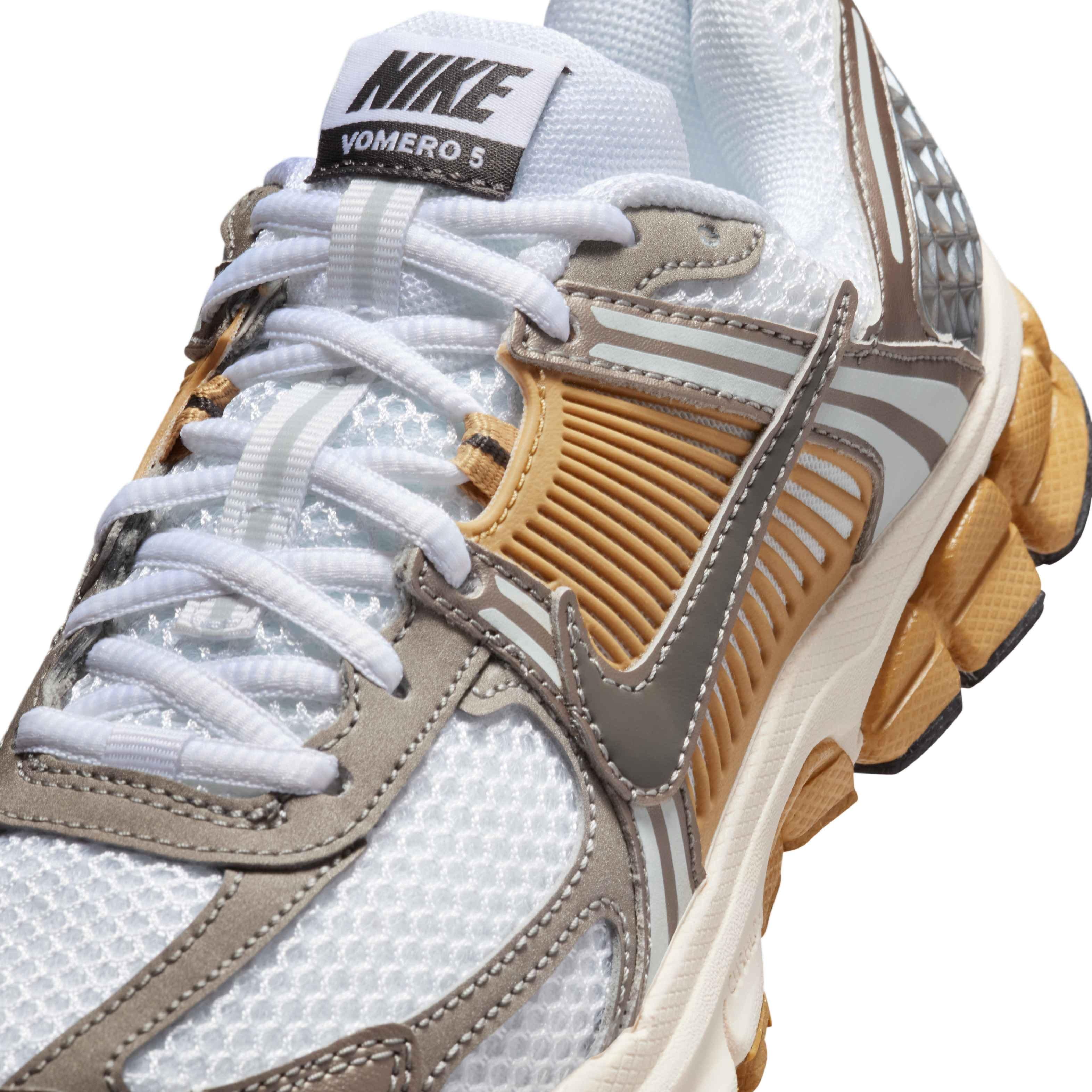 ◆正規品◆NIKE ZOOM VOMERO 5 PARACHUTE BEIGE◆関税込◆人気◆ Nike Vomero 5 