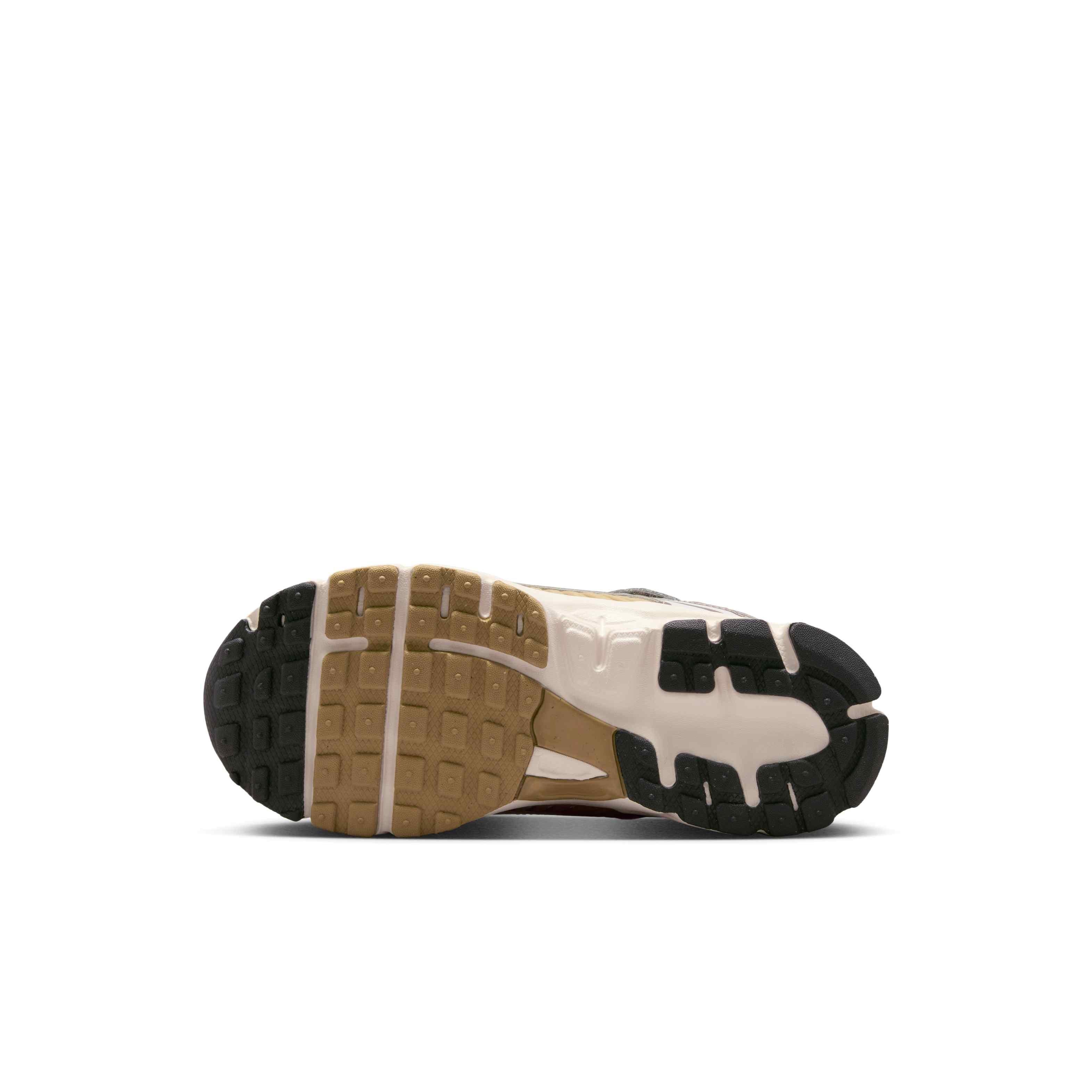 Nike Vomero 5 Preschool Boys' "Metallic Pewter/Parachute Beige/White/Medium Ash" Shoe