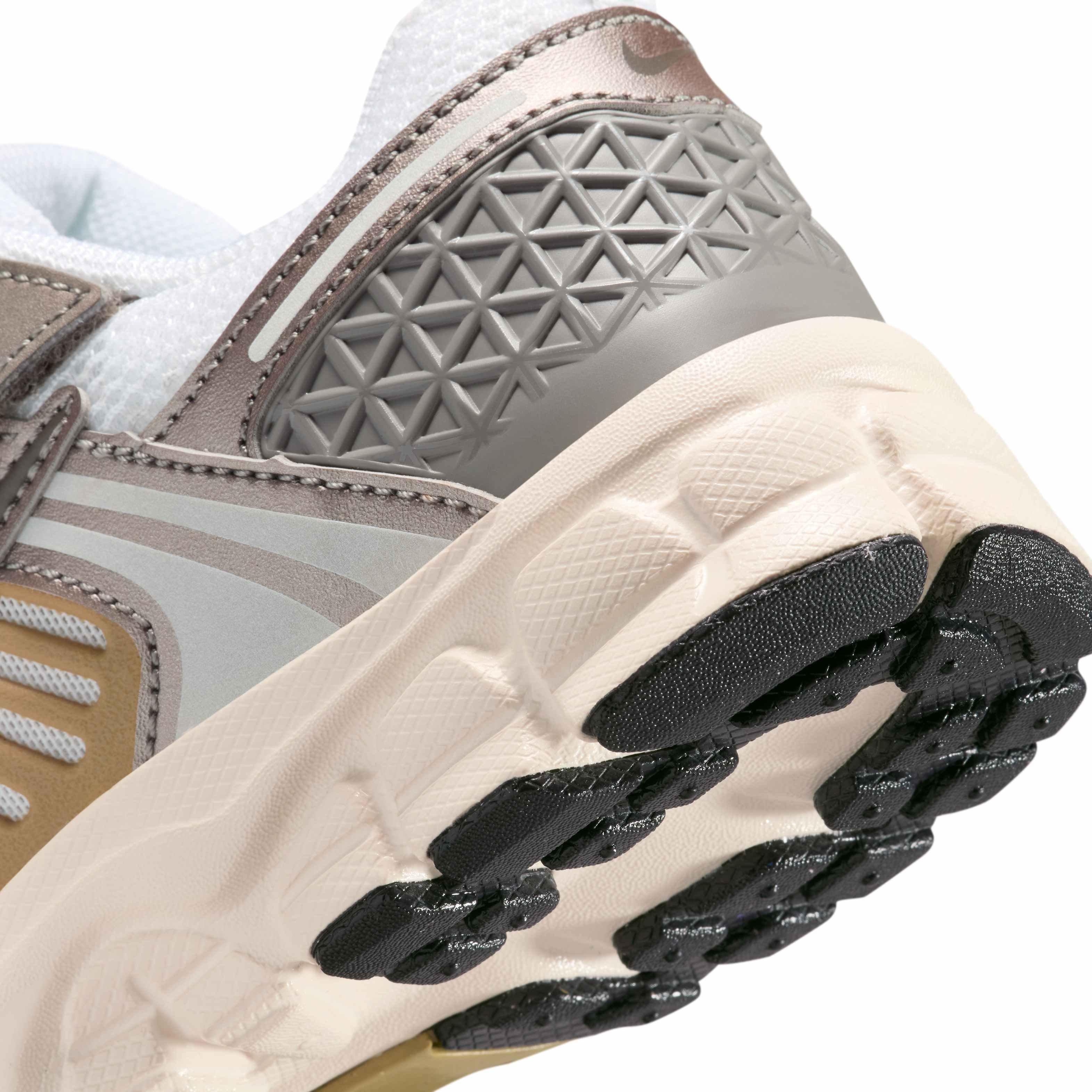 Nike Vomero 5 Preschool Boys' "Metallic Pewter/Parachute Beige/White/Medium Ash" Shoe