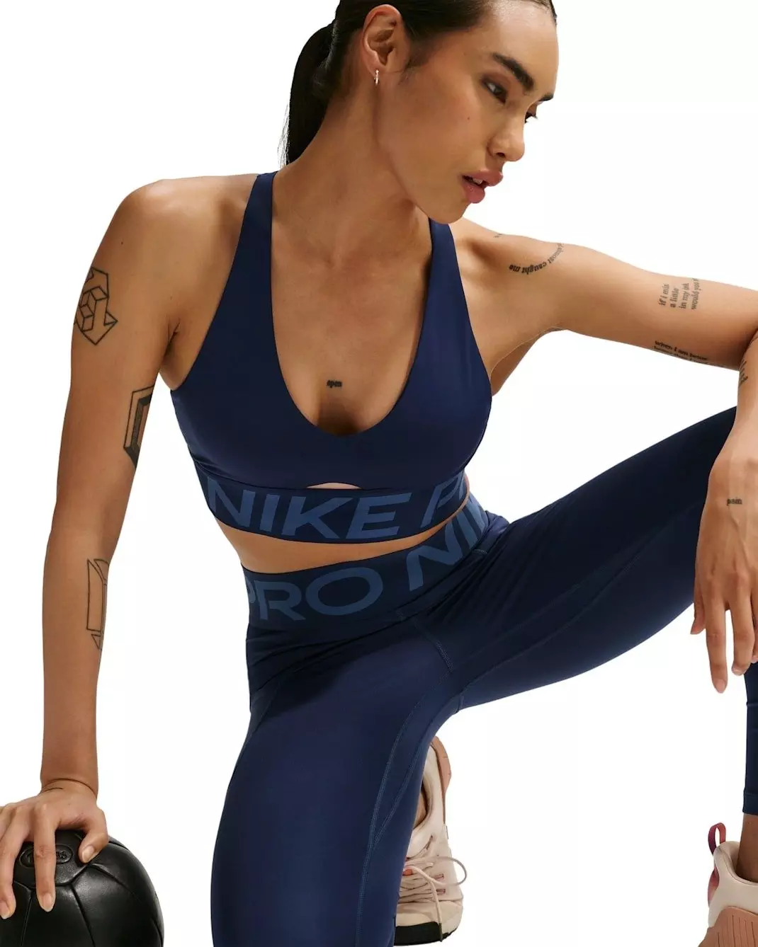 Nike Women's Pro Sculpt Medium-Support Padded Sports Bra - Navy - NAVY