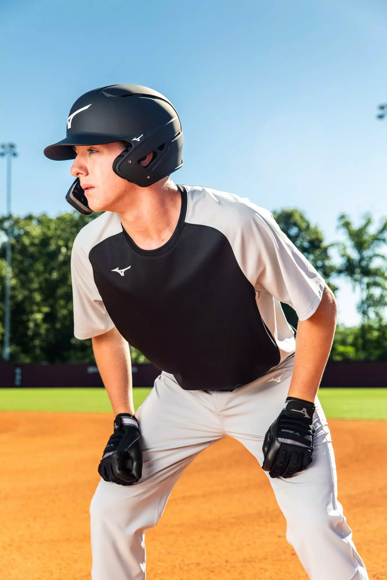 Mizuno Right Handed Batters Face Protector - BLACK