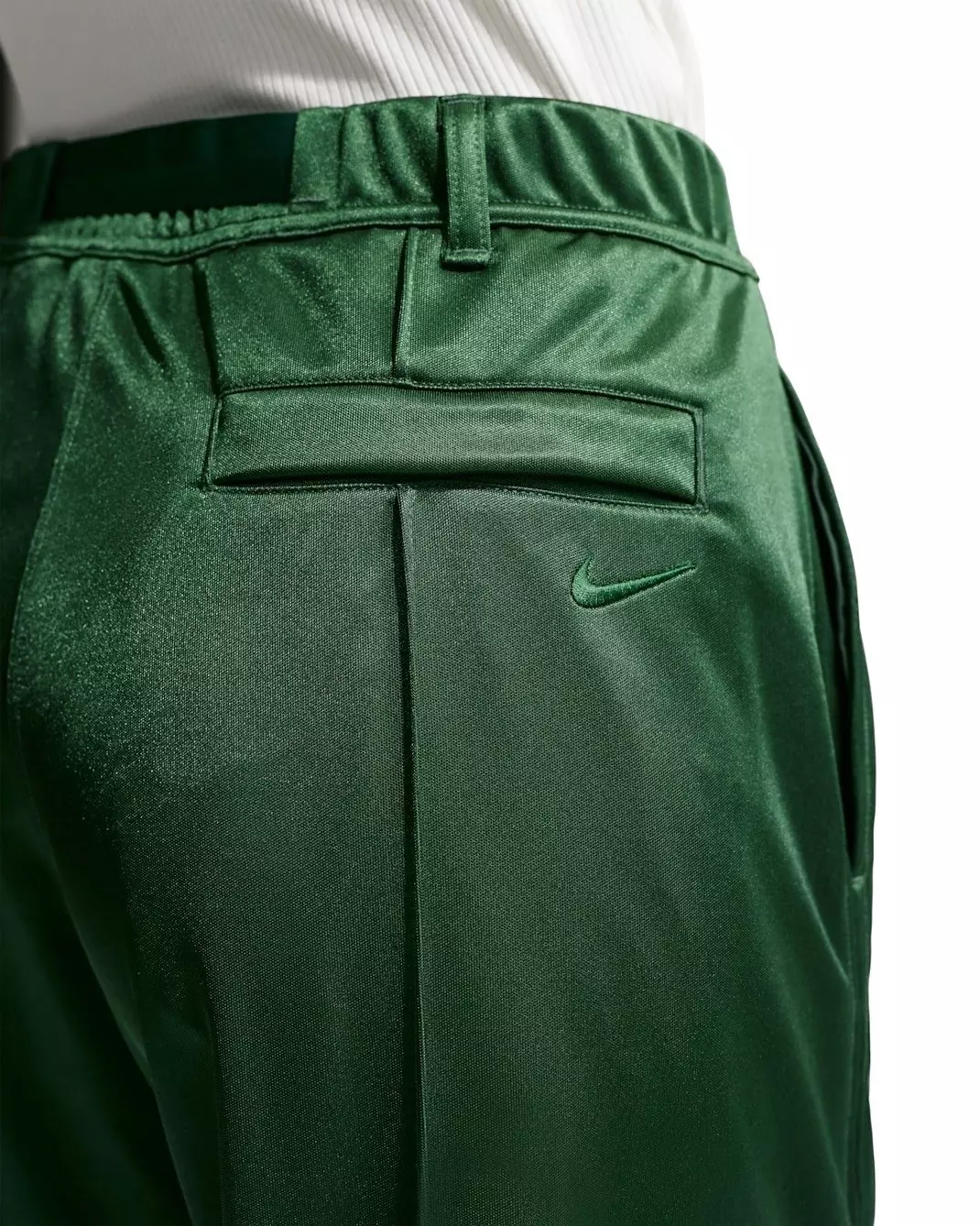 Nike Women's Sportswear Loose Mid-Rise Belted Pintuck Pants -Green - GREEN
