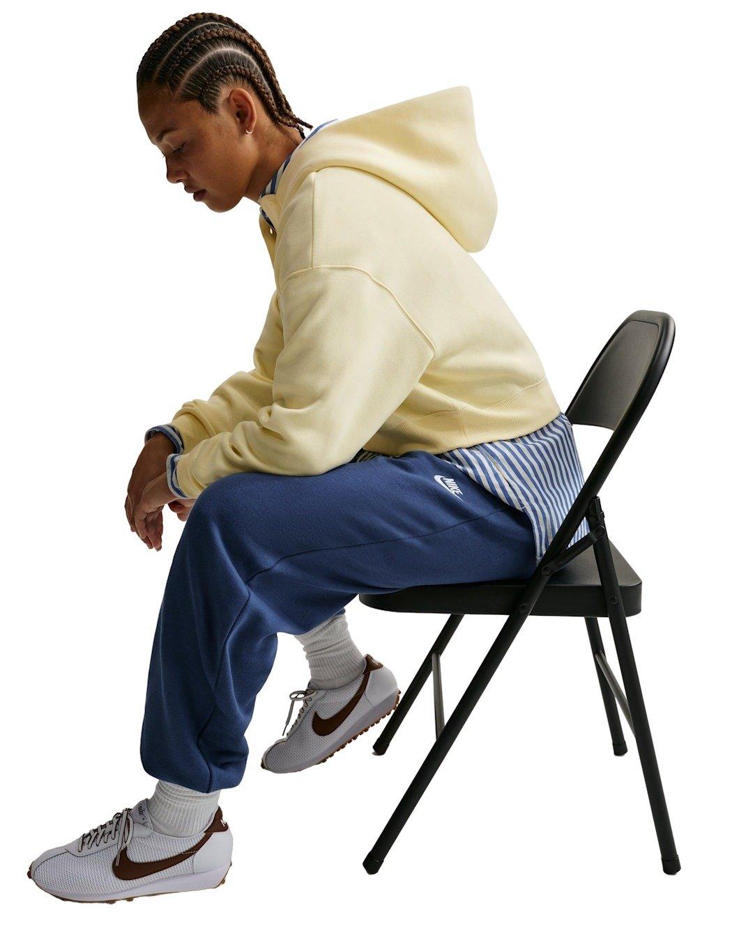 Nike Women's Sportswear Club Fleece Mid-Rise Oversized Sweatpants - Navy - NAVY Thumbnail View 3