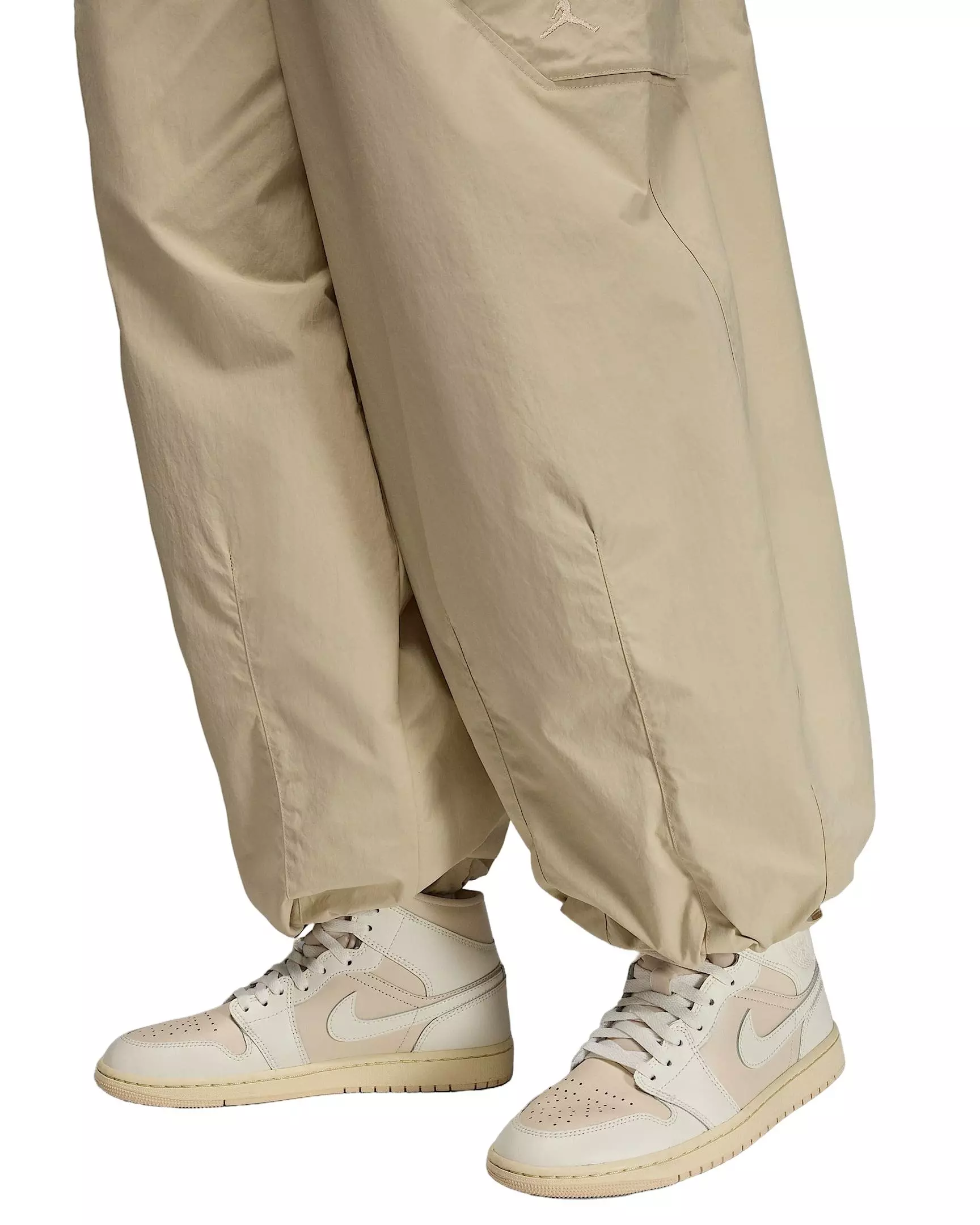 Jordan Women's Flight Chicago Parachute Pants - BROWN