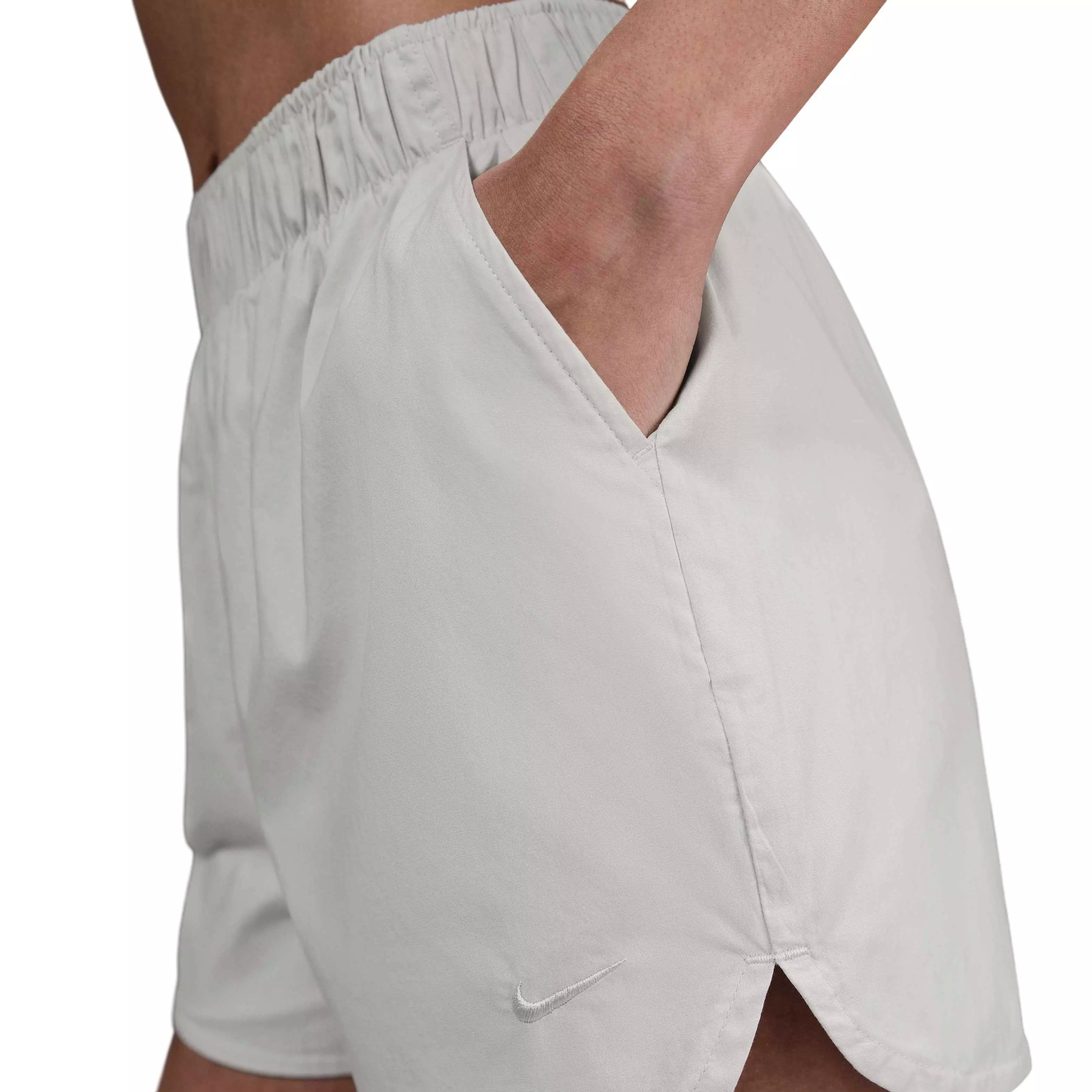 Nike Women's Sportswear Chill Poplin Mid-Rise 5" Shorts - BROWN