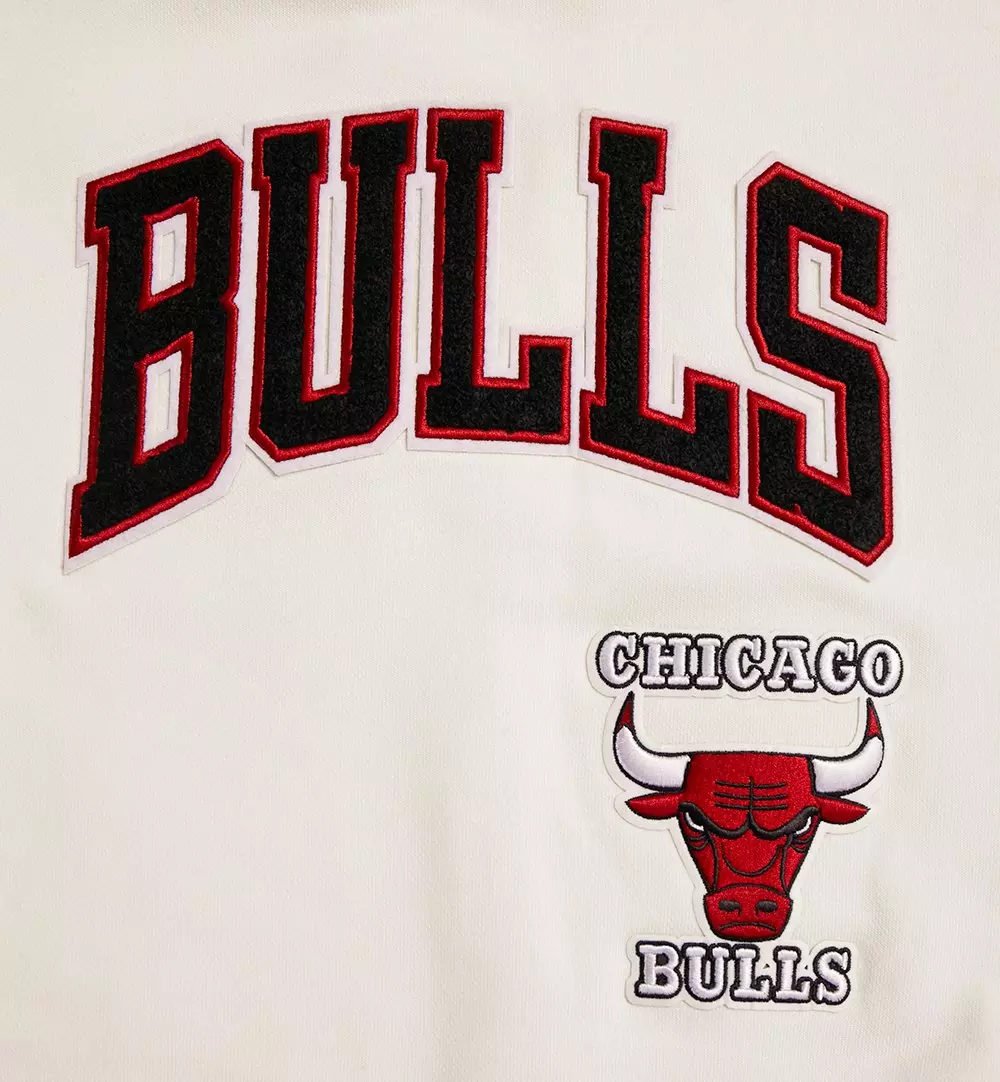 Pro Standard Women's Chicago Bulls Retro Classics Crewneck - Eggshell - EGGSHELL
