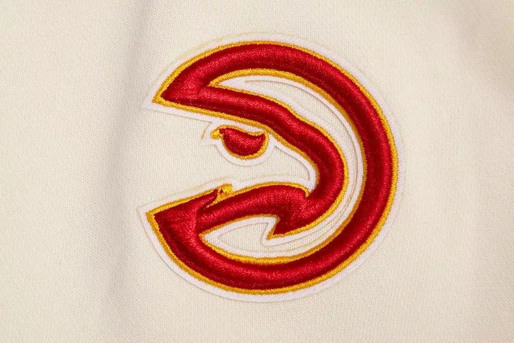 Pro Standard Women's Atlanta Hawks Retro Classics Crewneck - Eggshell - EGGSHELL