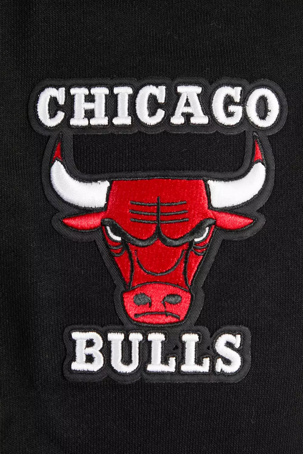 Pro Standard Women's Chicago Bulls Retro Classic Cropped Hoodie - Black/Red - BLACK/RED