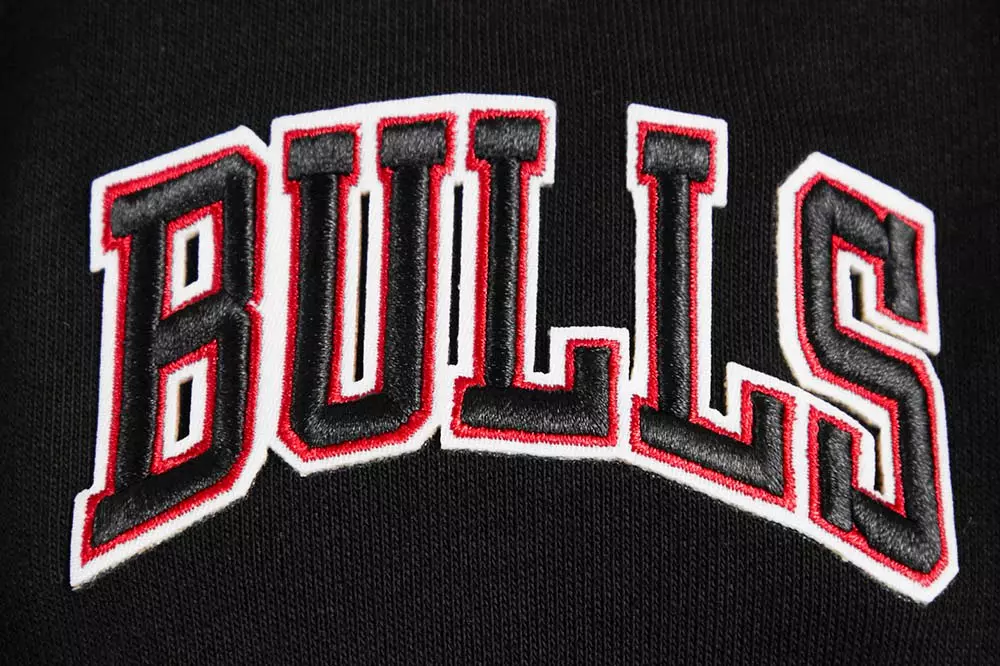 Pro Standard Women's Chicago Bulls Retro Classic Cropped Hoodie - Black/Red - BLACK/RED
