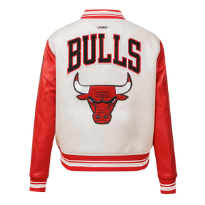 Pro Standard Women's Chicago Bulls Retro Classic Varsity Jacket - Eggshell/Red