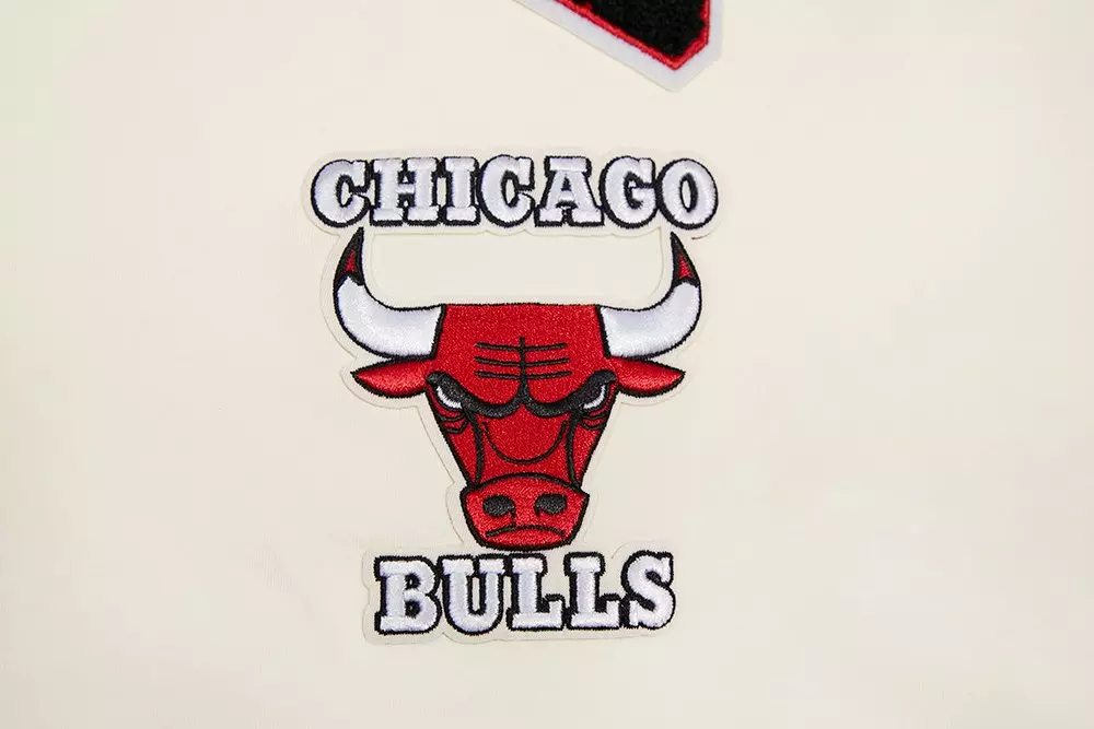 Pro Standard Women's Chicago Bulls Retro Classic Boxy Tee - Eggshell - EGGSHELL
