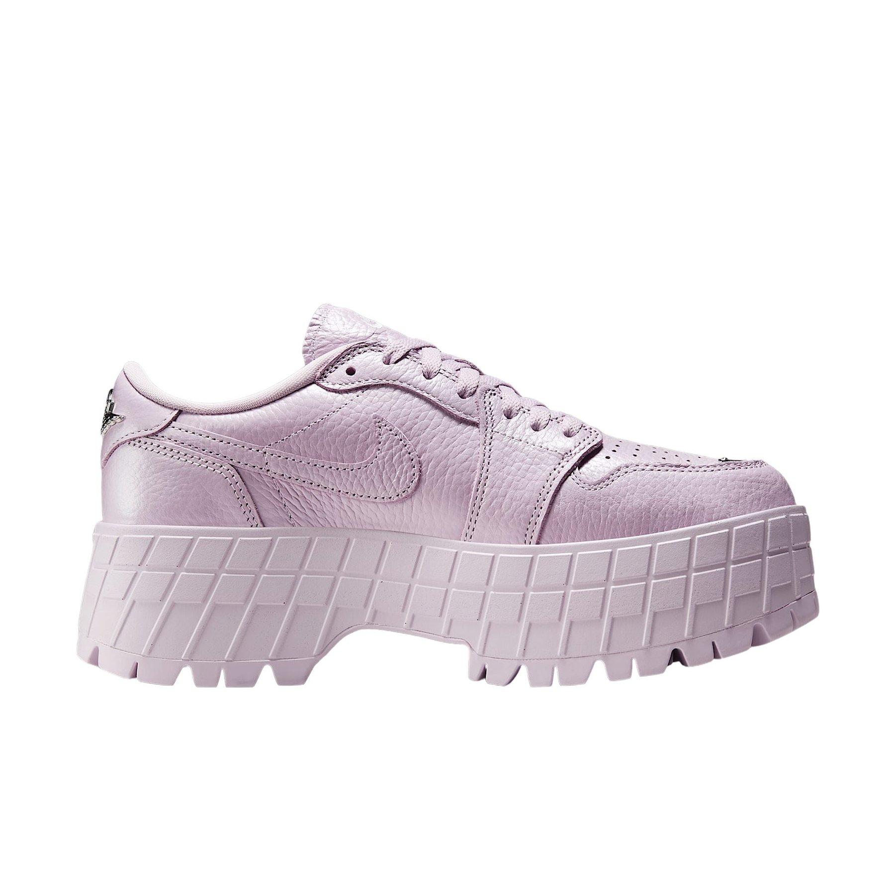 Jordan 1 Brooklyn Low "Doll/Metallic Silver" Women's Shoe - DOLL/SILVER Thumbnail View 1