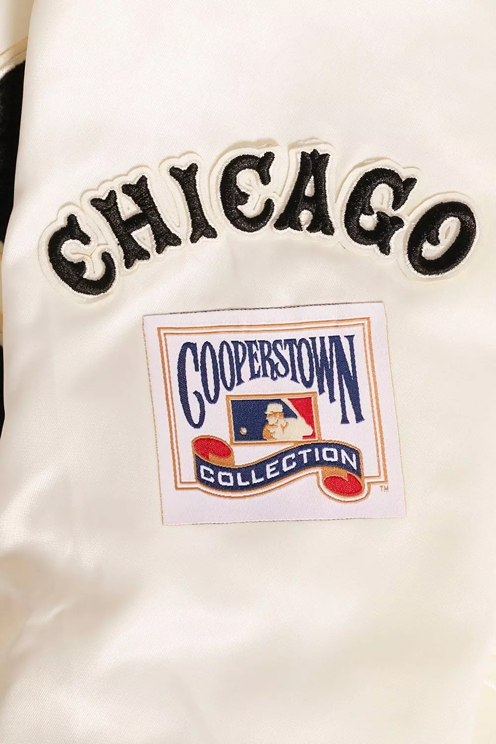 Pro Standard Women's Chicago White Sox Retro Classic Rib Satin Jacket - Eggshell - EGGSHELL
