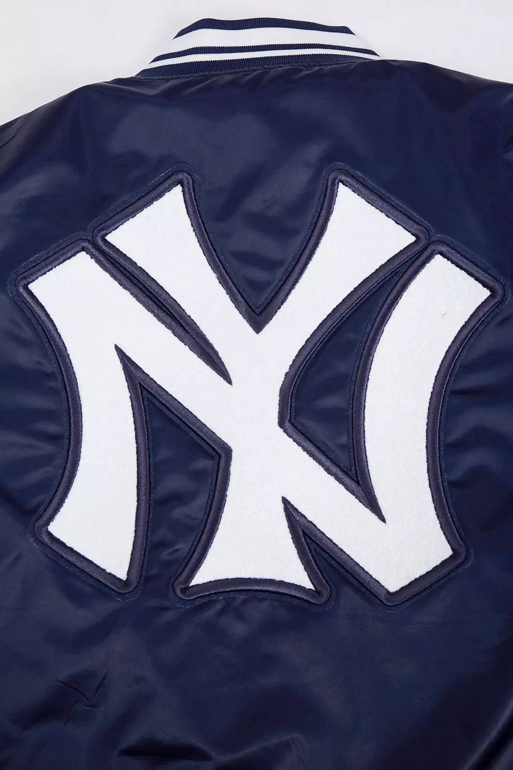 Pro Standard Women's New York Yankees Retro Classic Rib Satin Jacket - Navy - NAVY