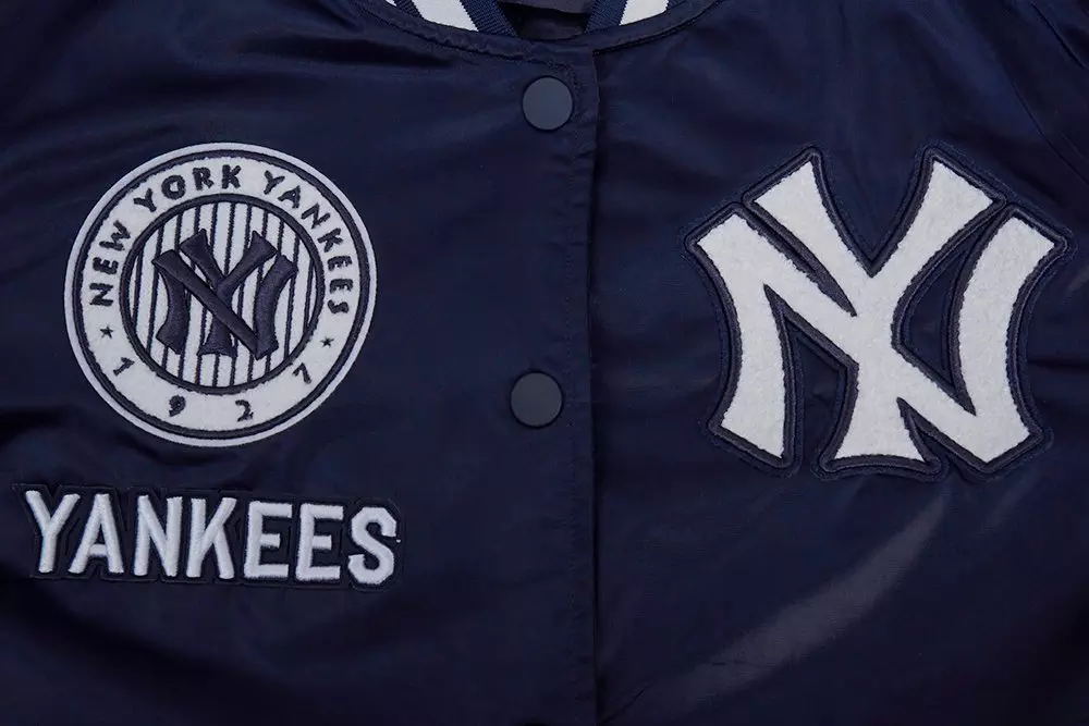 Pro Standard Women's New York Yankees Retro Classic Rib Satin Jacket - Navy - NAVY