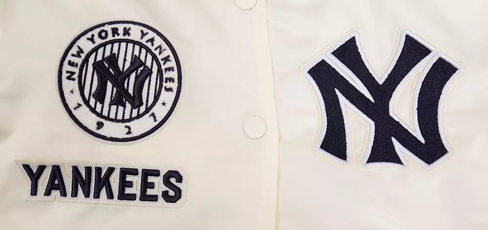 Pro Standard Women's New York Yankees Retro Classic Rib Satin Jacket - Eggshell - EGGSHELL