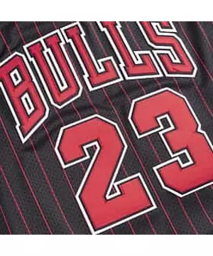 Mitchell & Ness Authentic Chicago Bulls 1996-97 Michael Jordan Youth Jersey M
