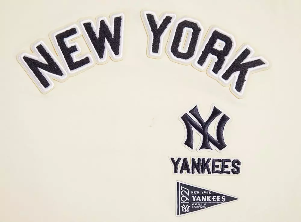 Pro Standard Women's New York Yankees Retro Classic Boxy Tee - Eggshell - EGGSHELL