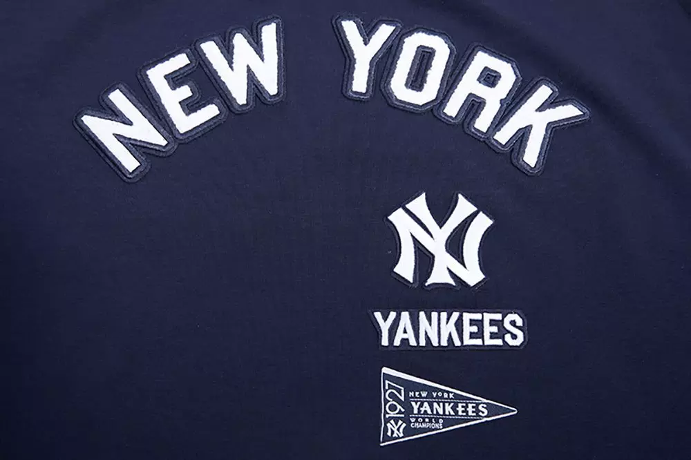 Pro Standard Women's New York Yankees Retro Classic Boxy Tee - Navy - NAVY