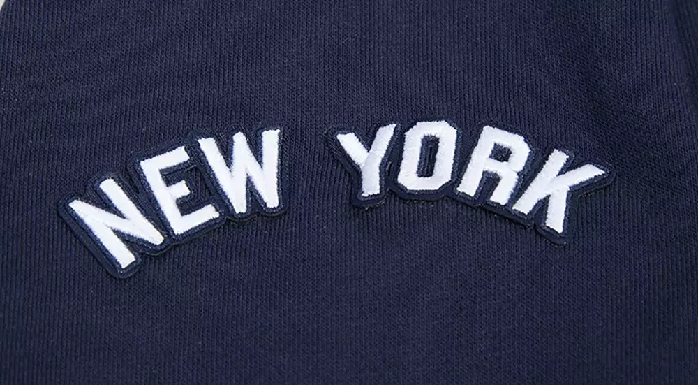 Pro Standard Women's MLB New York Yankees Retro Classic Cropped Fleece Hoodie - Navy - NAVY