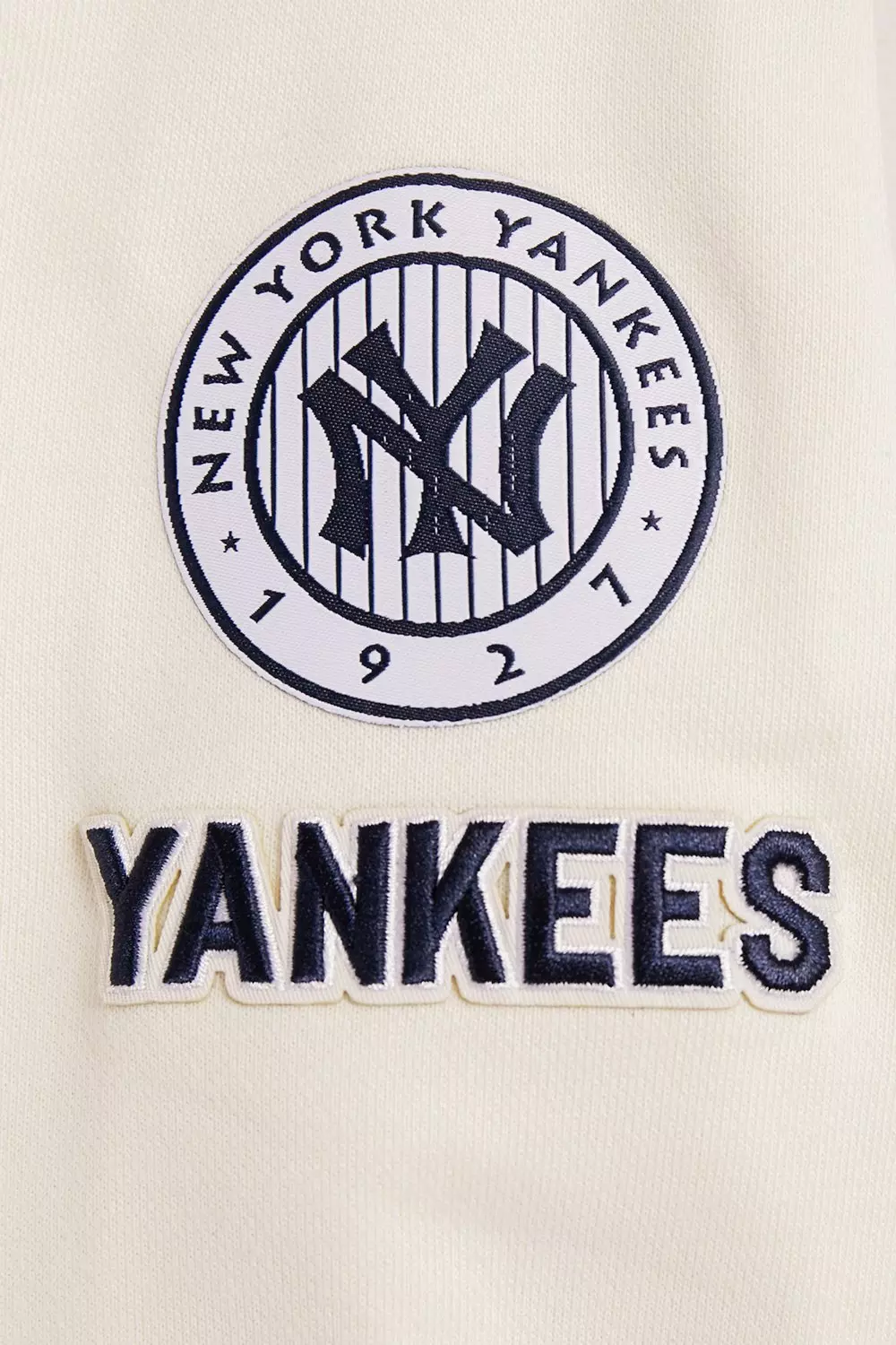 Pro Standard Women's MLB New York Yankees Retro Classic Cropped Fleece Hoodie -Eggshell/Navy - EGGSHELL/NAVY