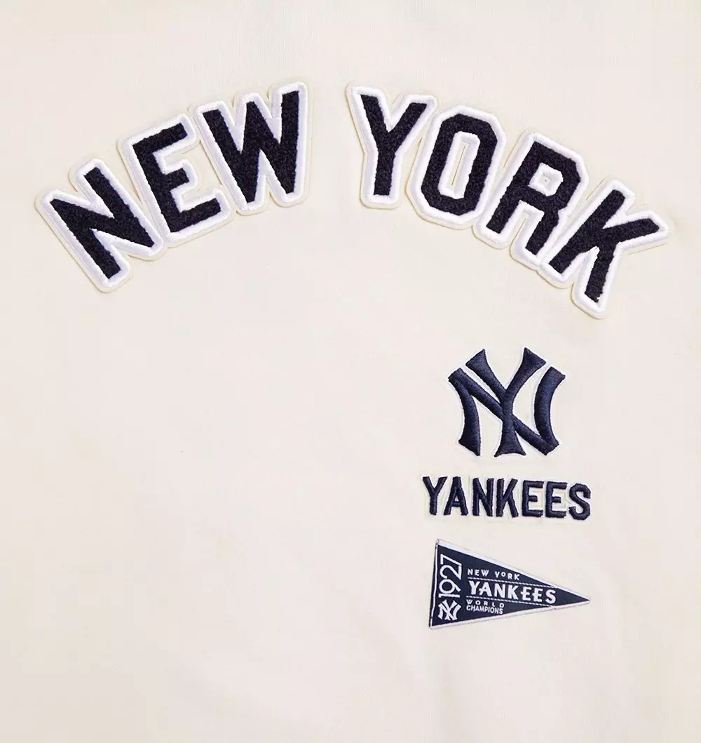Pro Standard Women's New York Yankees Retro Classics Crewneck - Eggshell - EGGSHELL