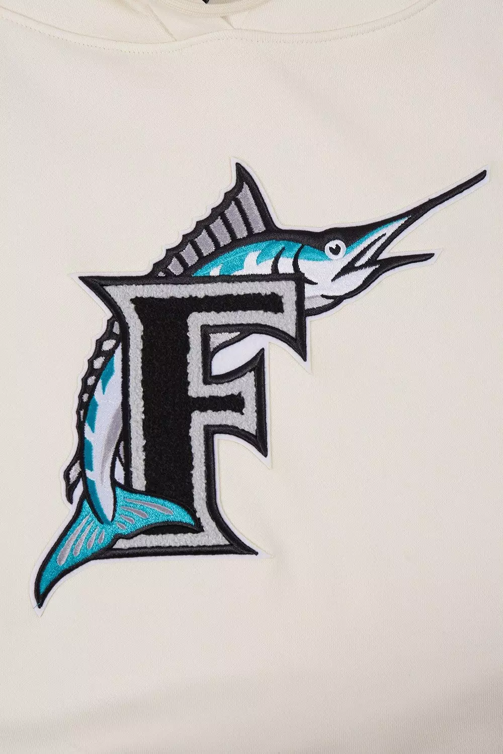 Pro Standard Women's MLB Miami Marlins Retro Classic Cropped Fleece Hoodie - Eggshell/Black - EGGSHELL/BLACK