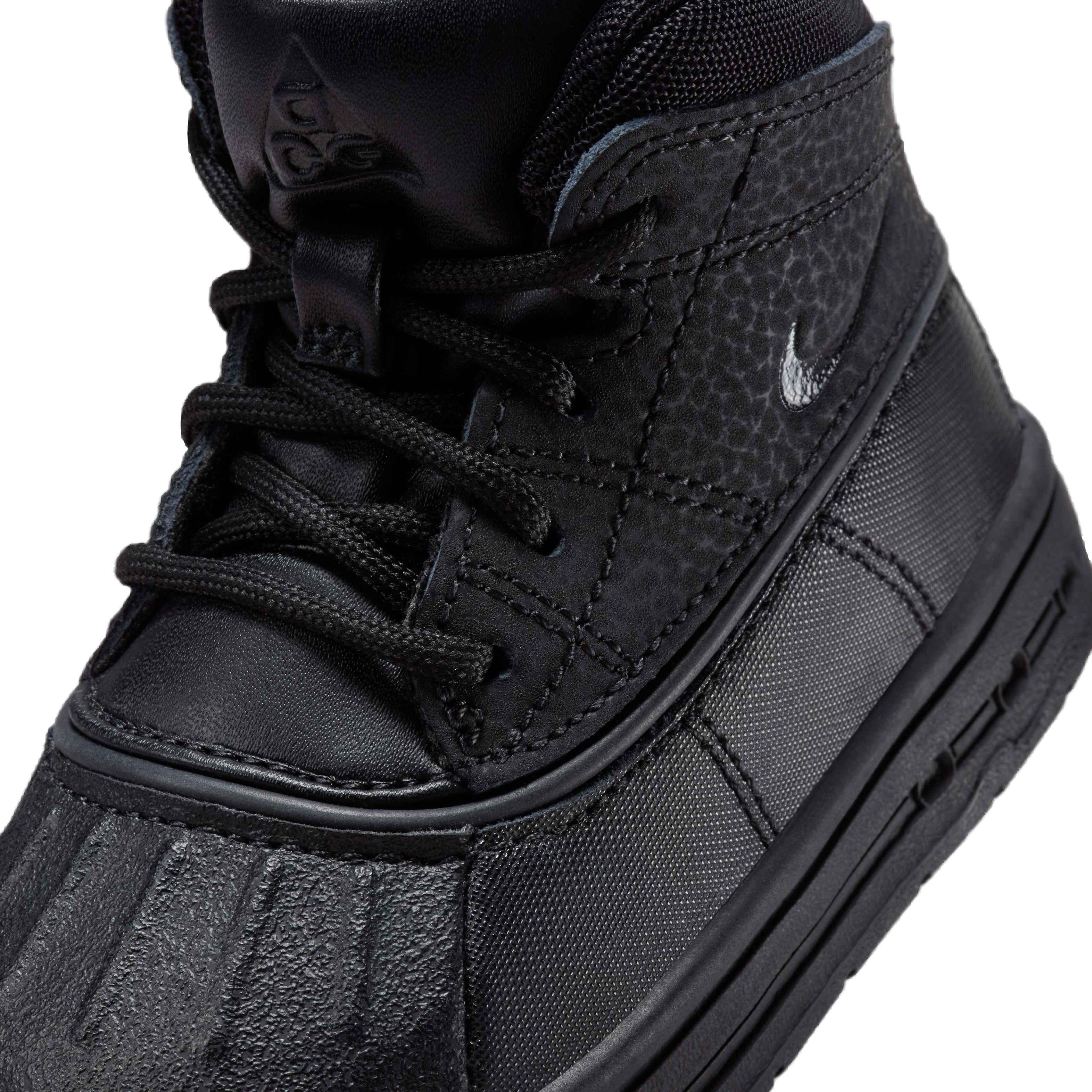 Boys nike woodside boots clearance
