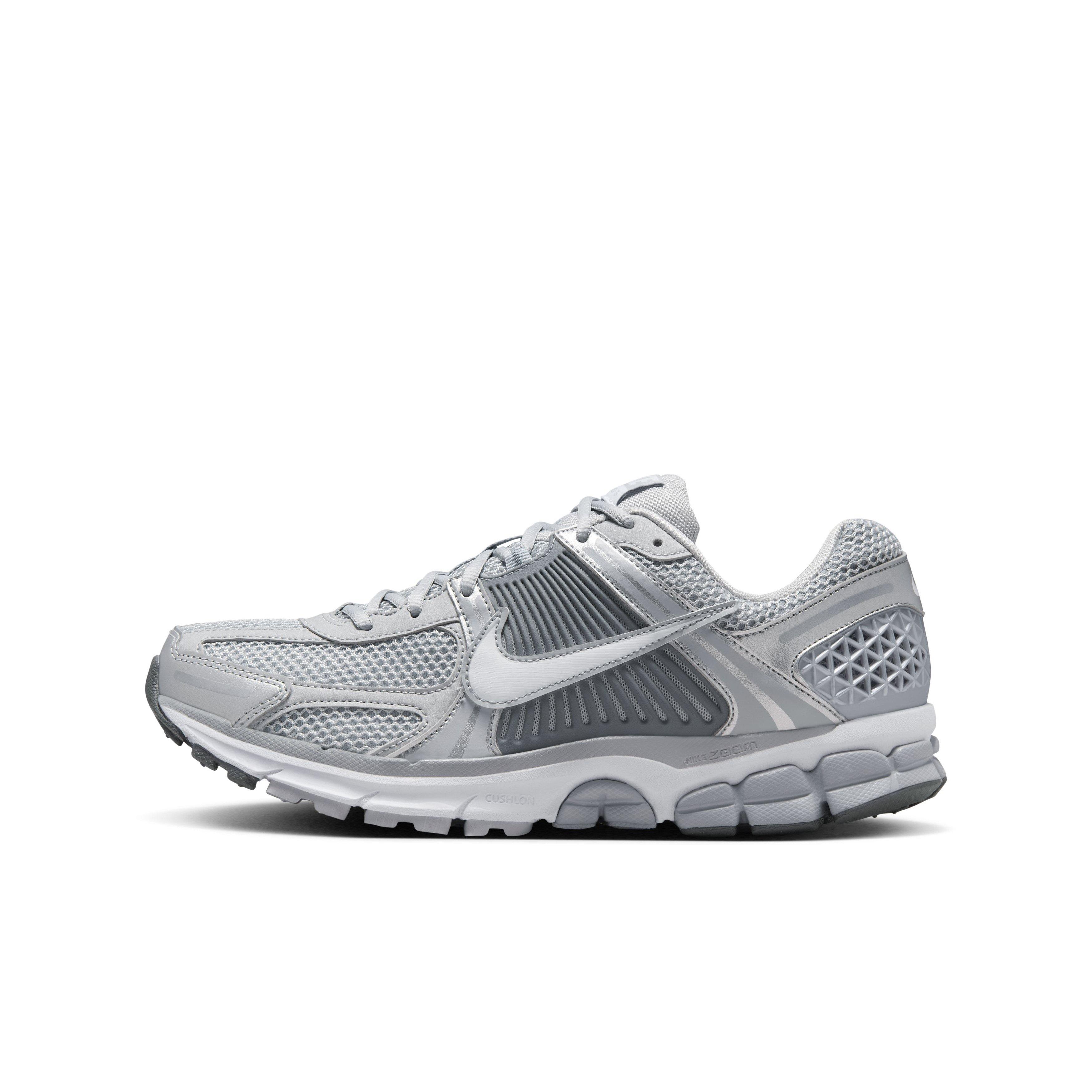 Nike Vomero 5 Grade School Boys' "Wolf Grey/Metallic Silver/Cool Grey/White" Shoe