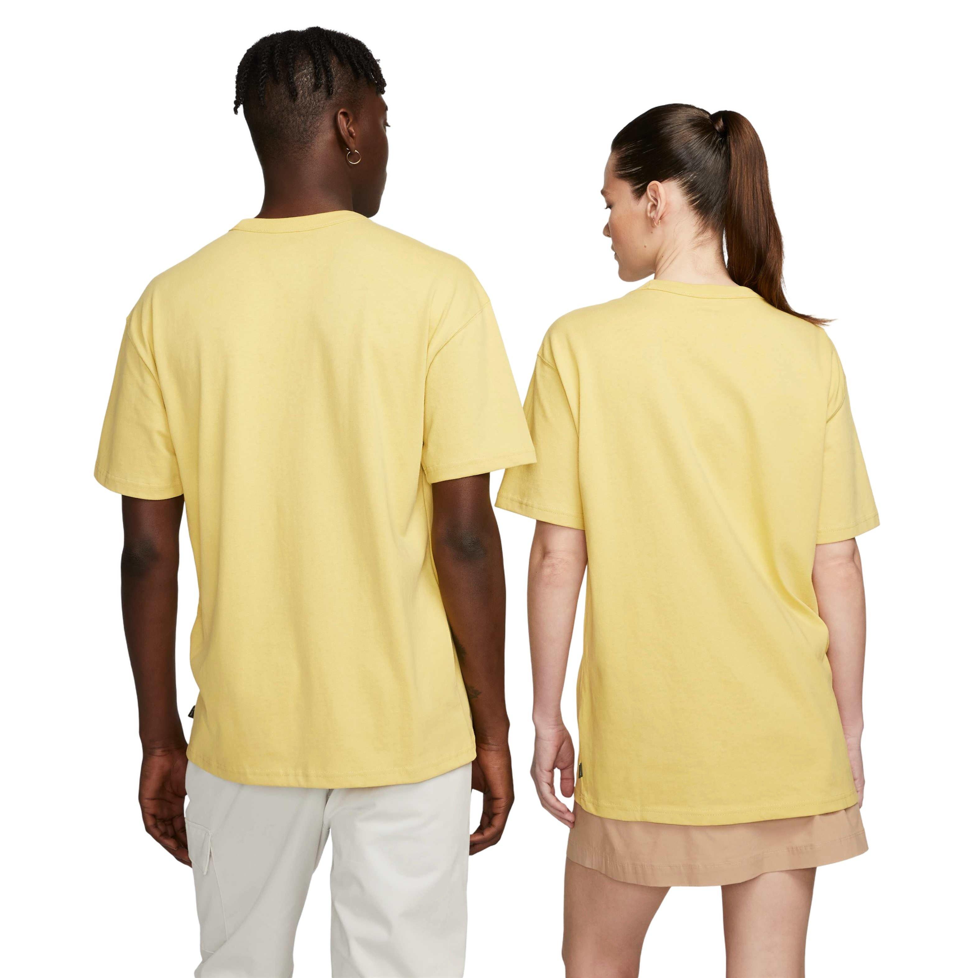 Nike Men's Sportswear premium Essentials Sustainable Tee - YELLOW Thumbnail View 2