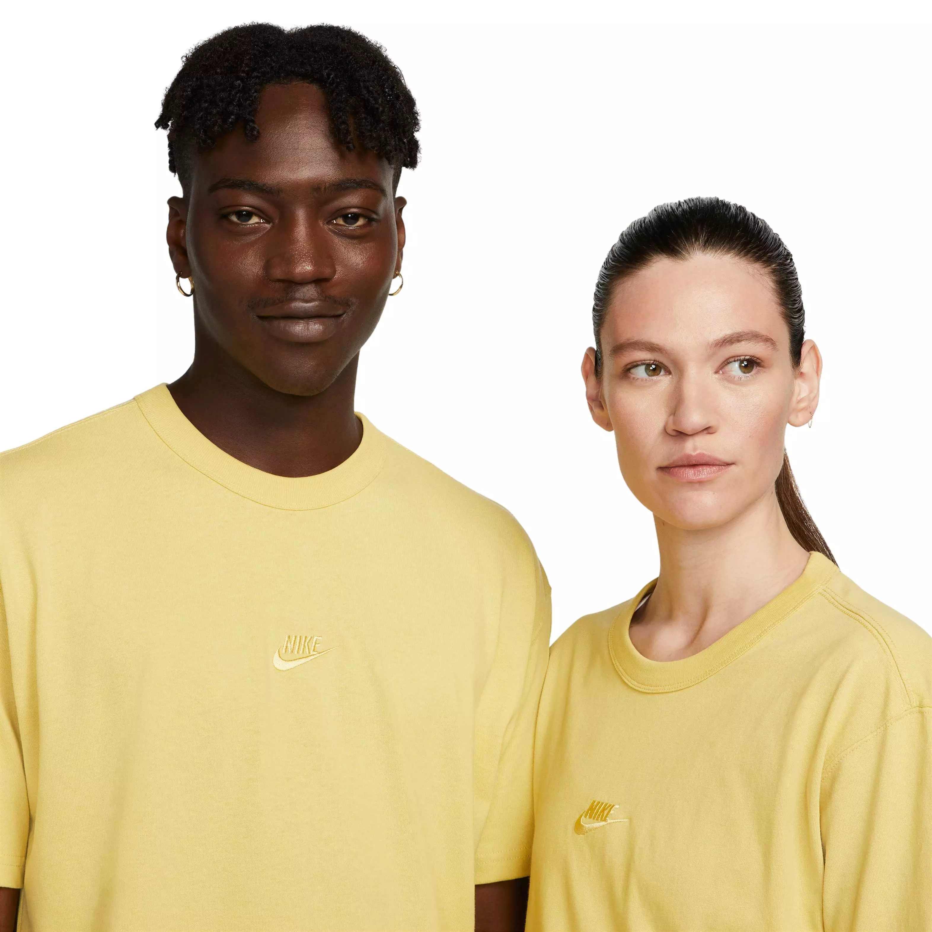 Nike Men's Sportswear premium Essentials Sustainable Tee - YELLOW