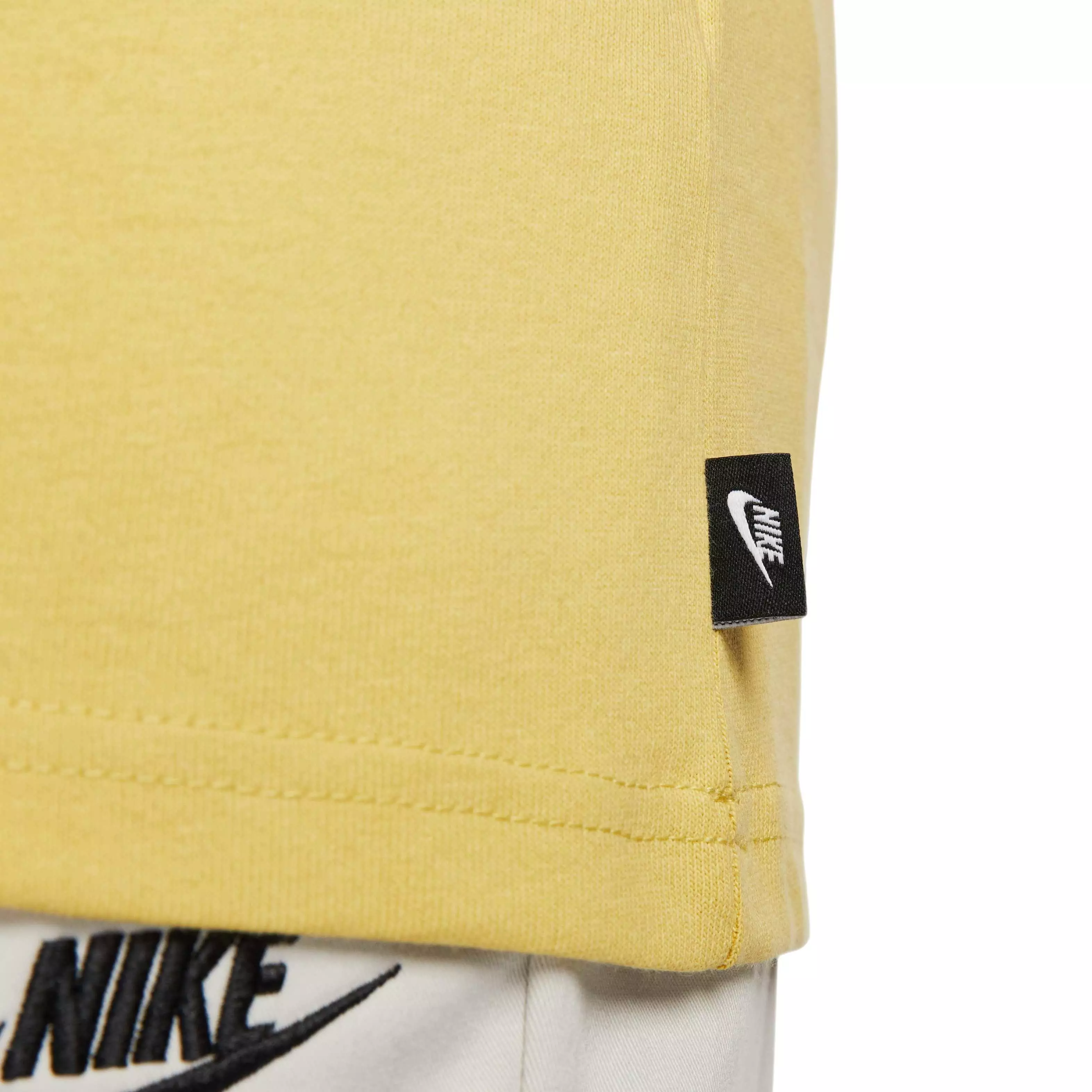 Nike Men's Sportswear premium Essentials Sustainable Tee - YELLOW
