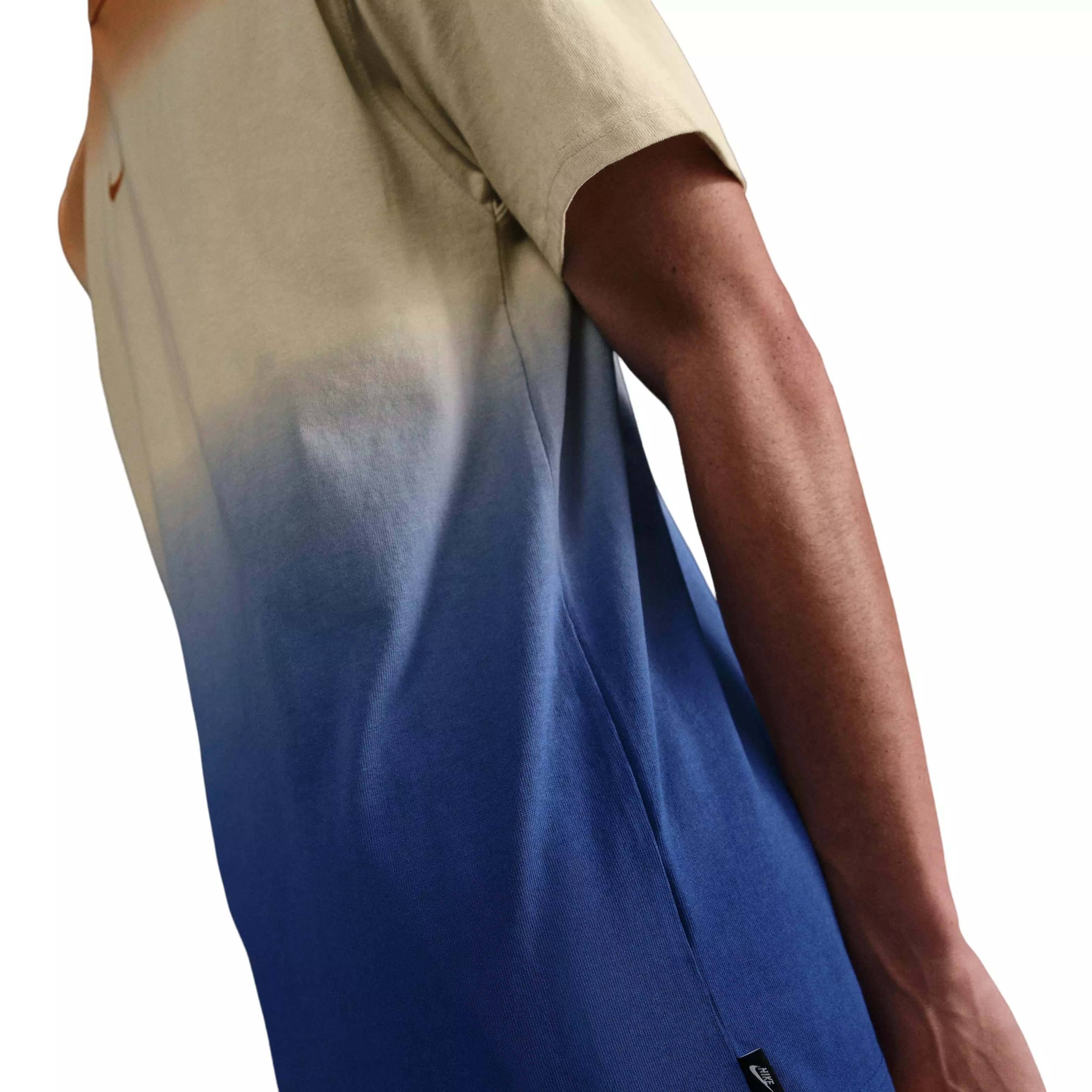 Nike Men's Sportswear Premium Essentials Max90 T-Shirt - ORANGE