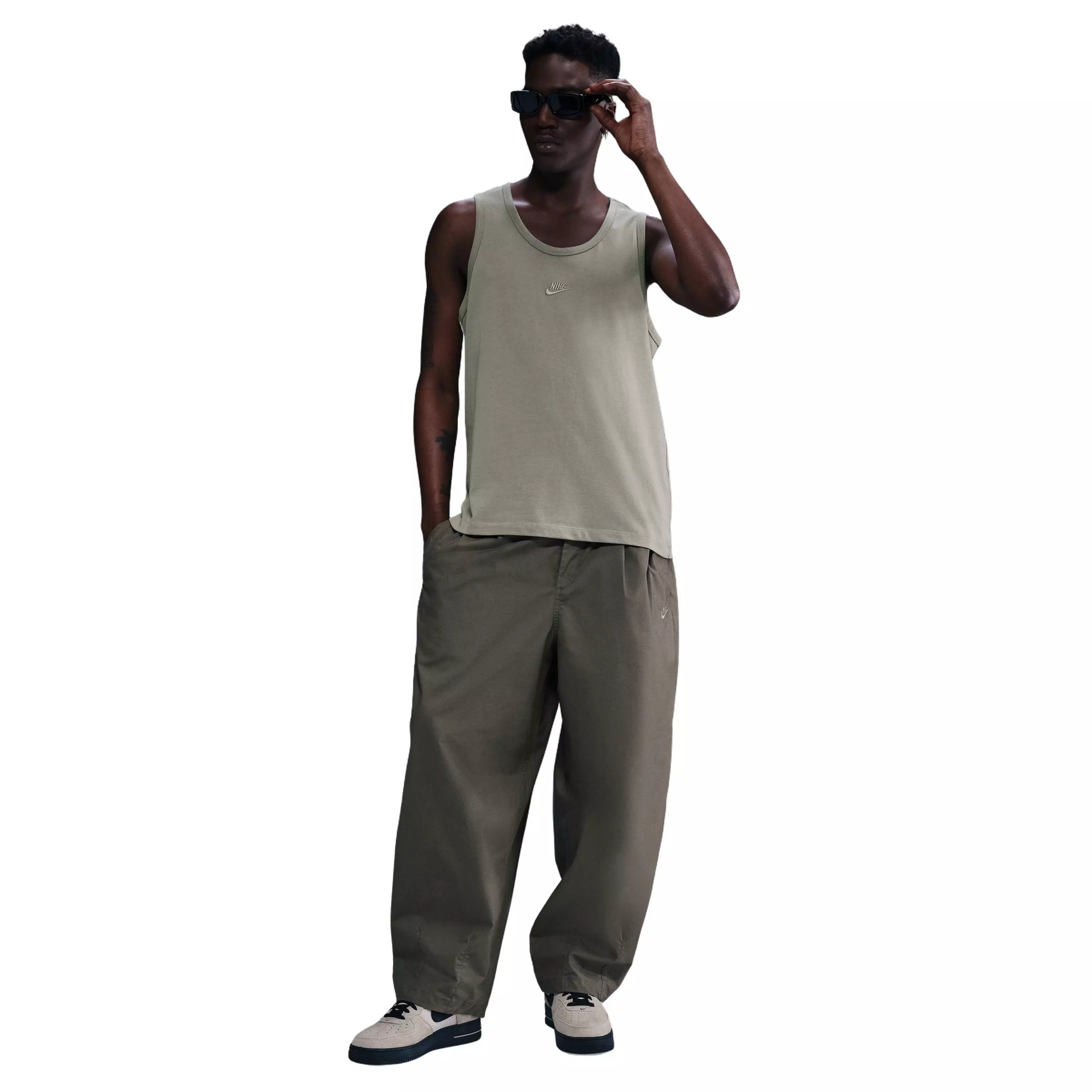 Nike Men's Sportswear Premium Essentials Tank - GREEN