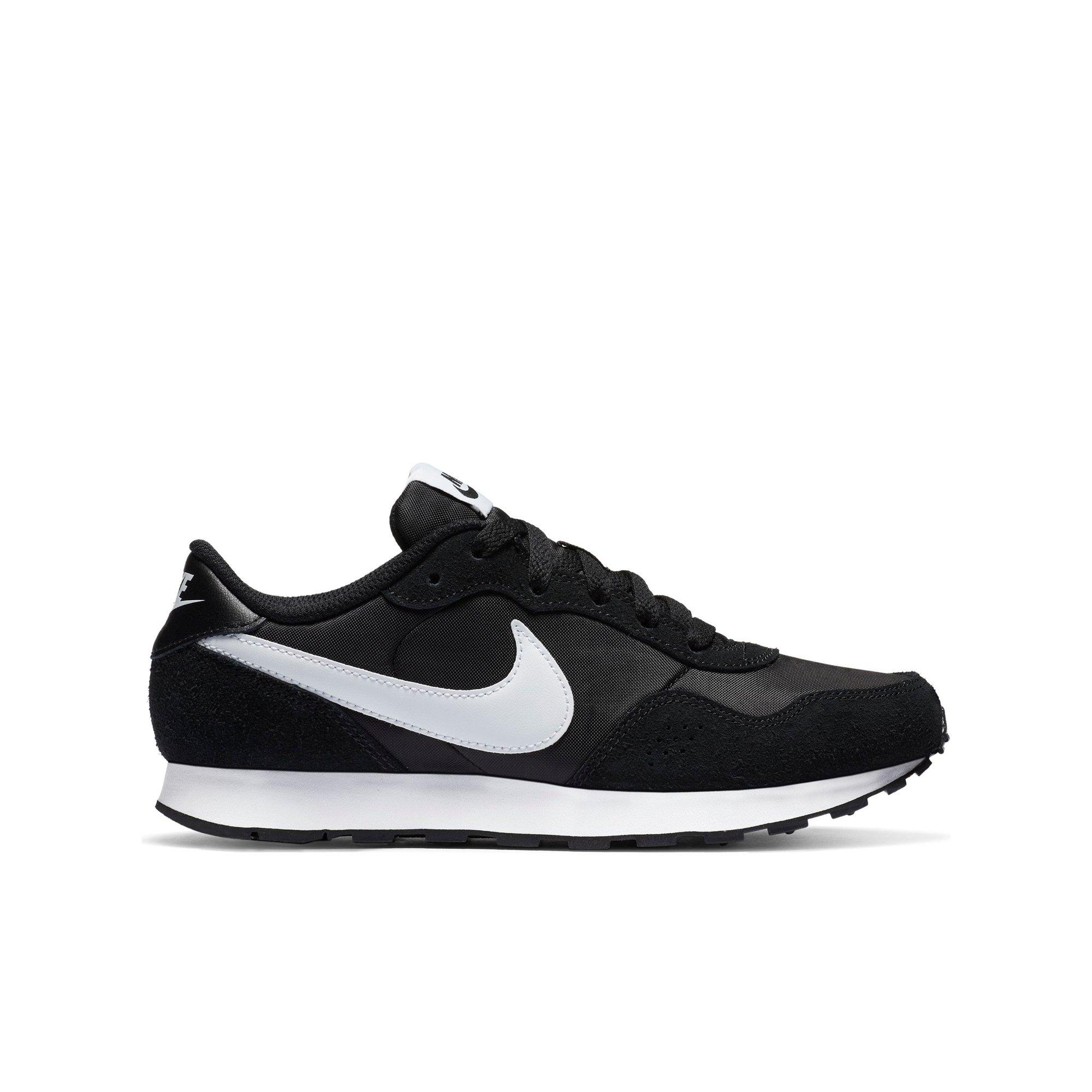 Nike outburst black hotsell