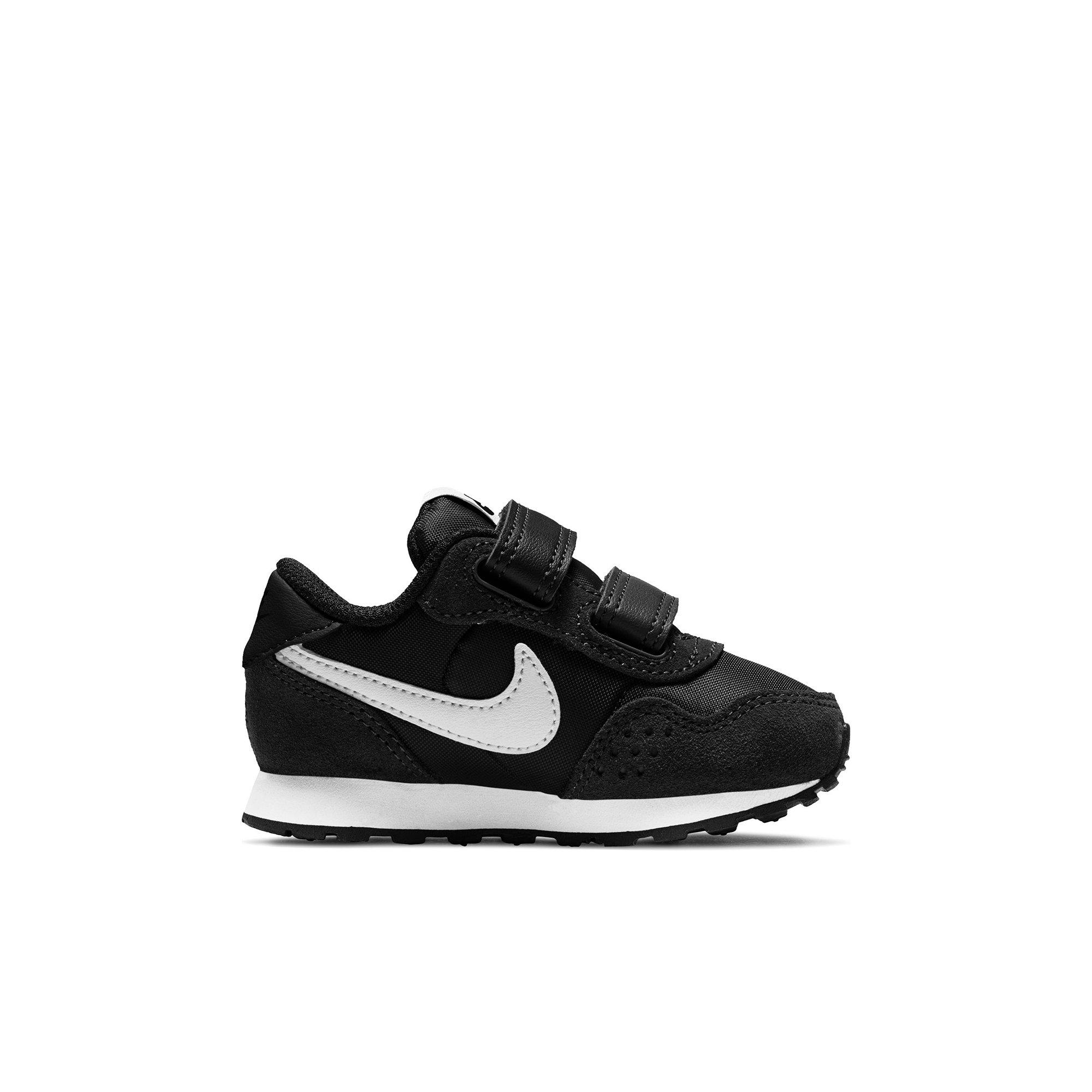 nike sports shoes under 1000