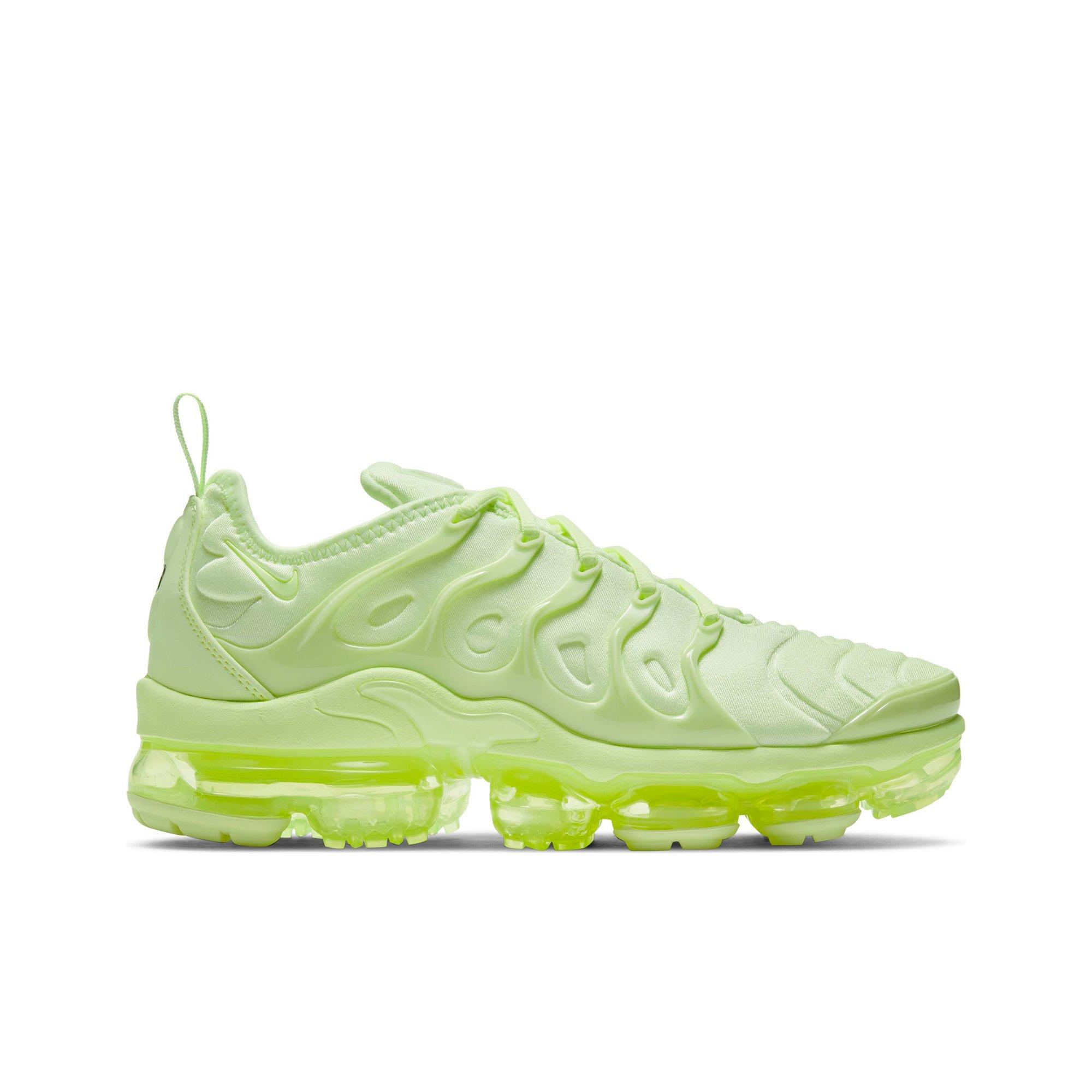 Vapormax plus clearance hibbett