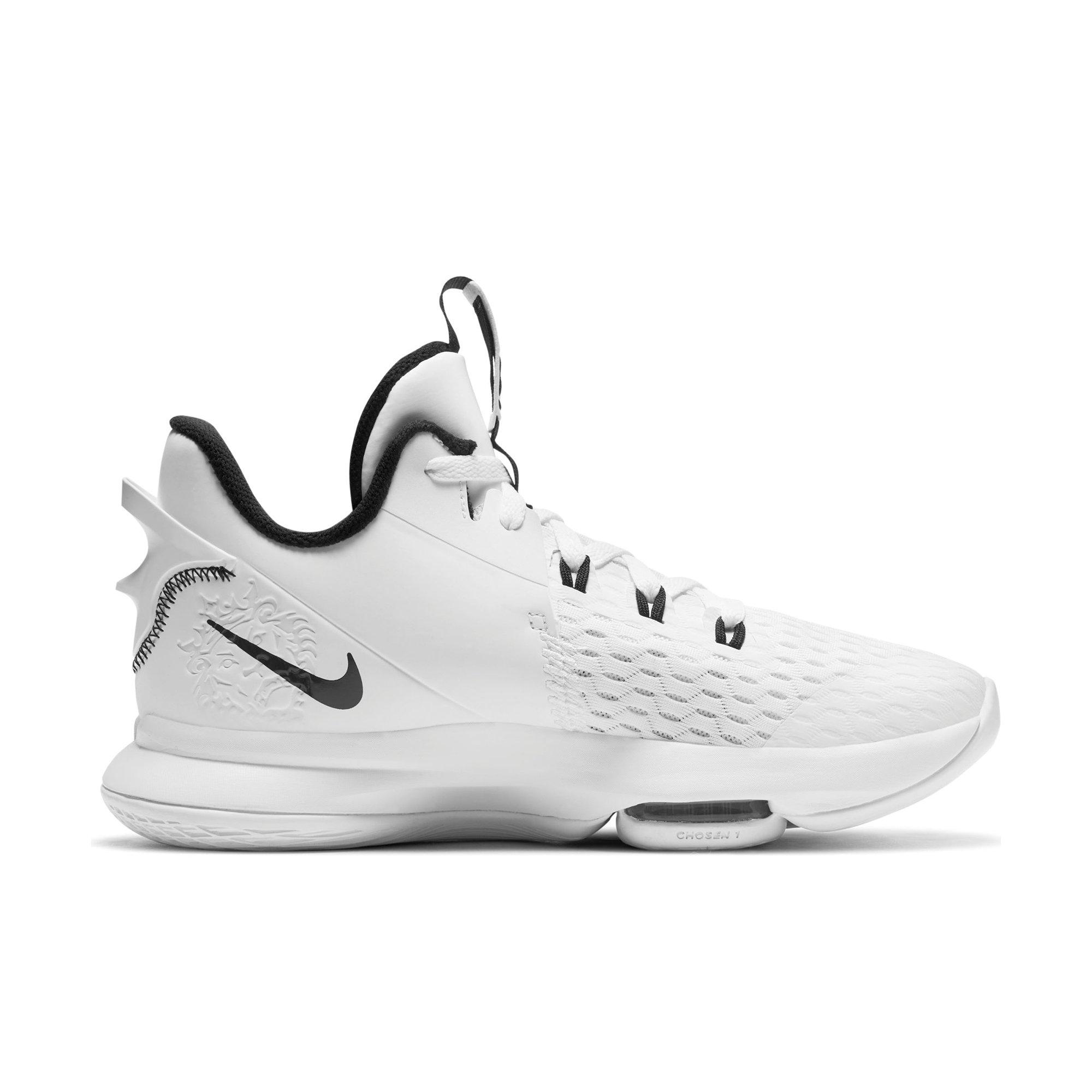 white low top basketball shoes