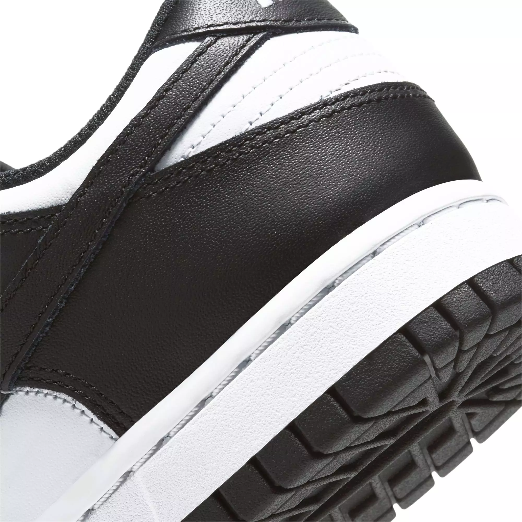 Nike Dunk Low "White/Black" Women's Shoe - BLACK/WHITE