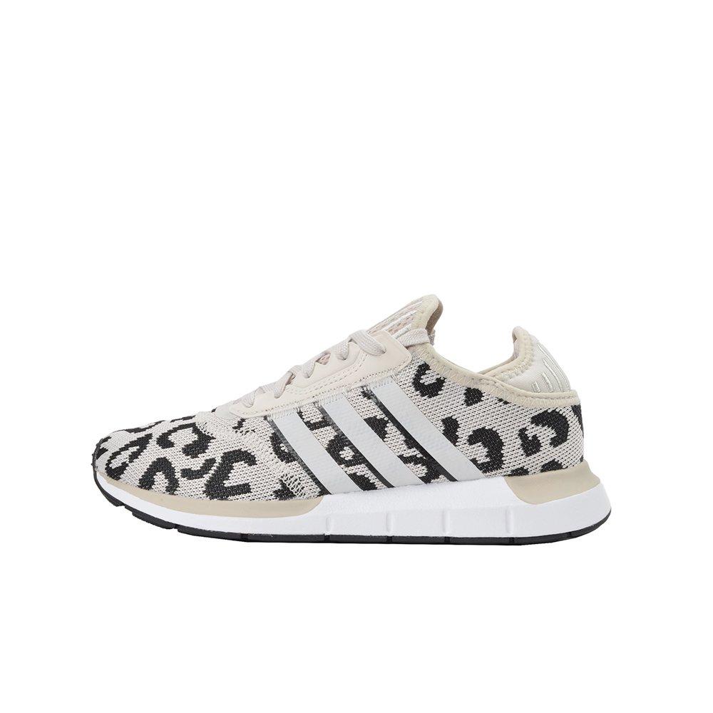 swift run black and white cheetah