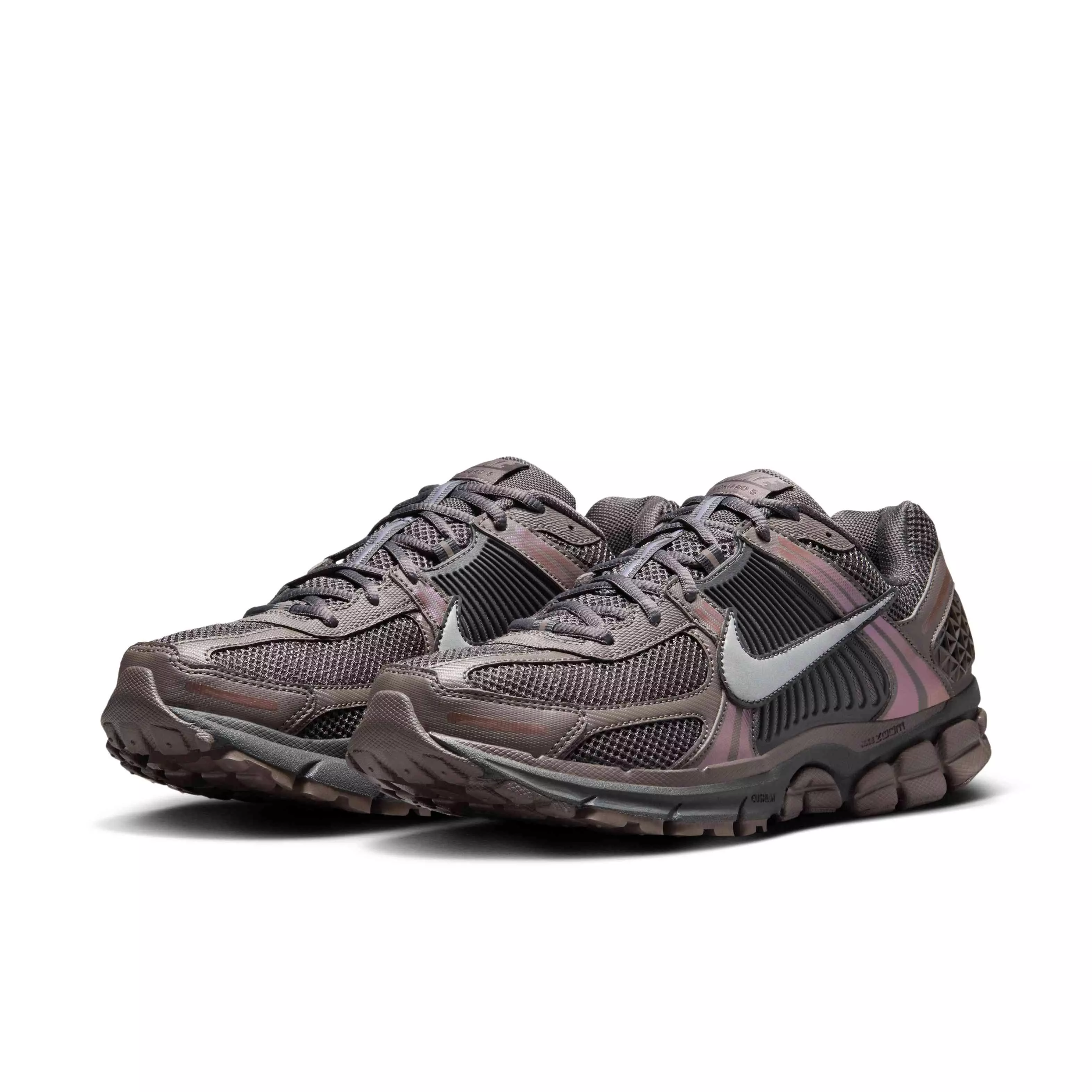 Nike Zoom Vomero 5 "Cave Stone/Multi-Color/Medium Ash/Metallic Silver" Men's Shoe - BROWN/GREY/STONE