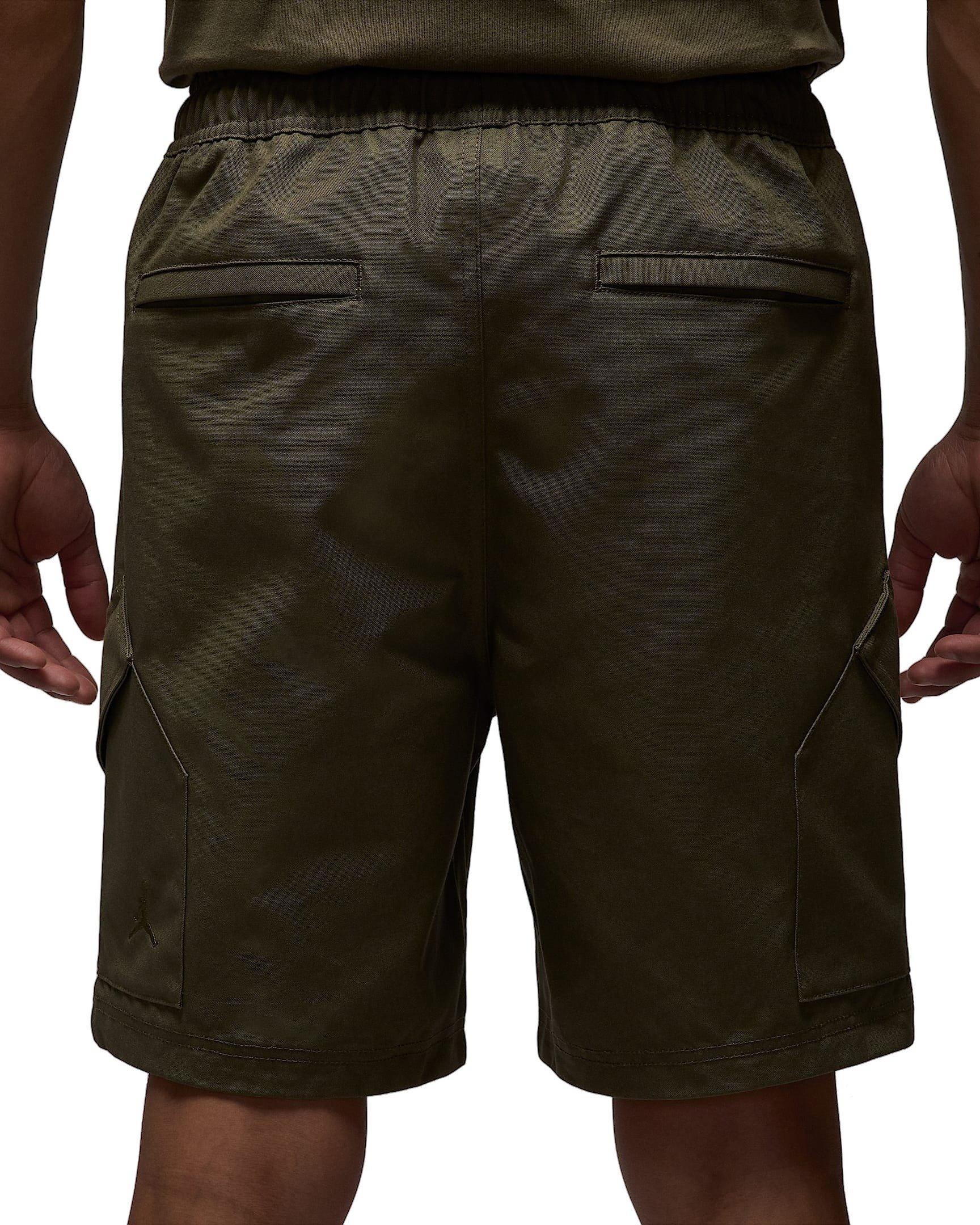 Jordan Men's Essentials Statement Chicago Shorts - GREEN Thumbnail View 2