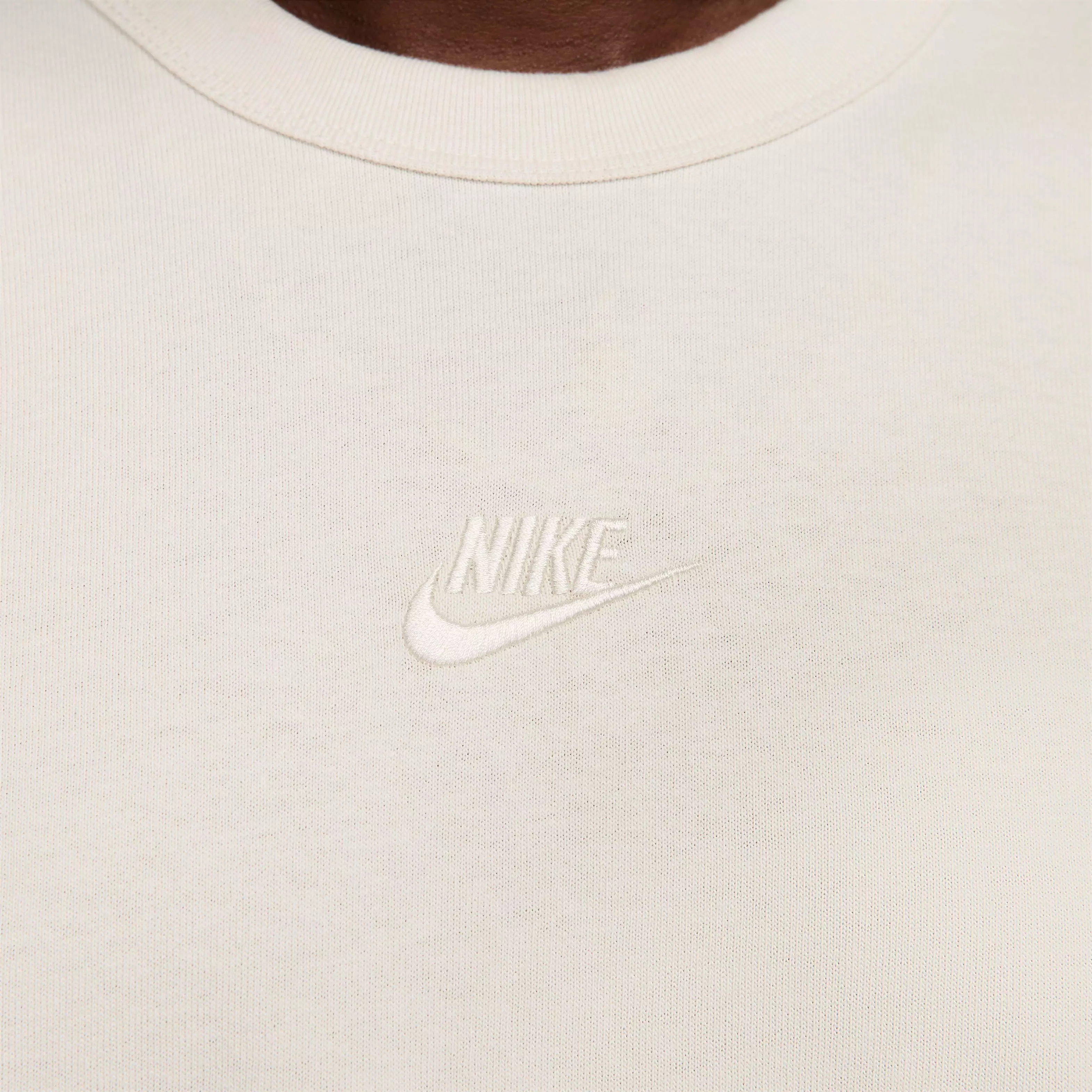 Nike Men's Sportswear Premium Essentials T-Shirt - LT BROWN