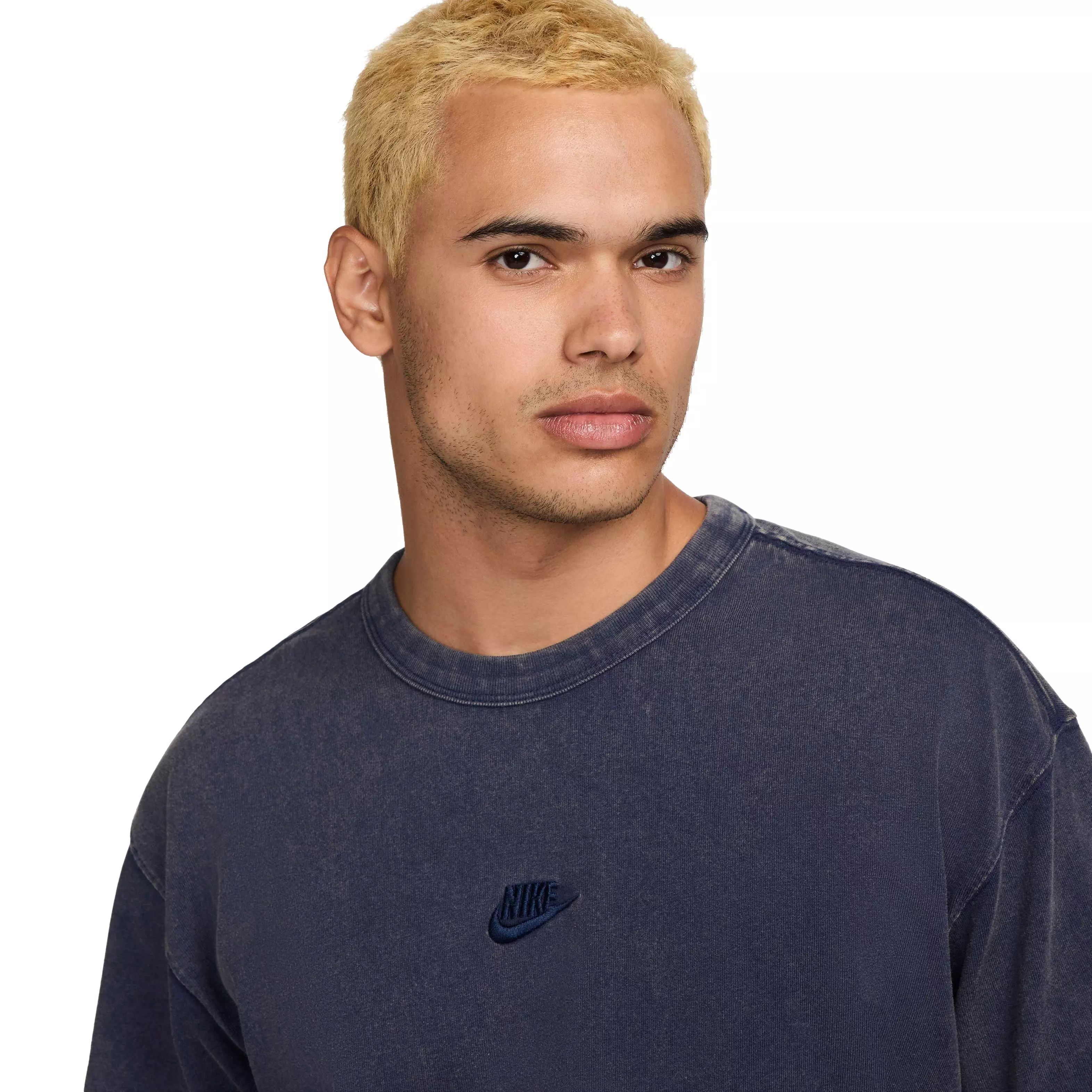 Nike Men's Sportswear Premium Essentials T-Shirt - BLUE